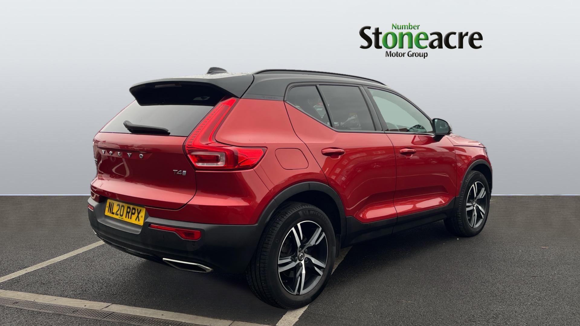 Volvo XC40 2.0 T4 R-Design Auto Euro 6 (s/s) 5dr NL20RPX Image 2