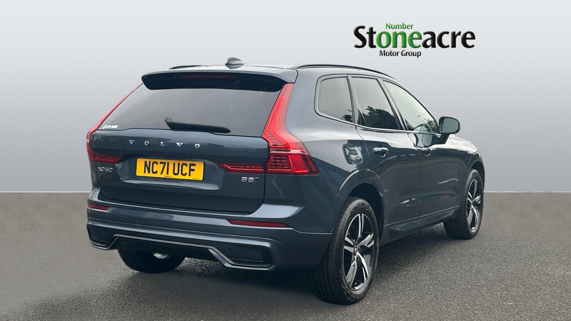 Volvo XC60 R-Design, B5 AWD mild hybrid NC71UCF Image 2