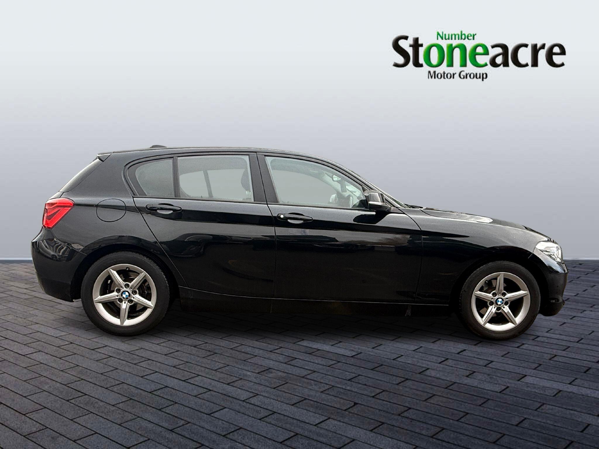 BMW 1 Series 1.5 118i SE Business Auto Euro 6 (s/s) 5dr DT19TGK Image 2