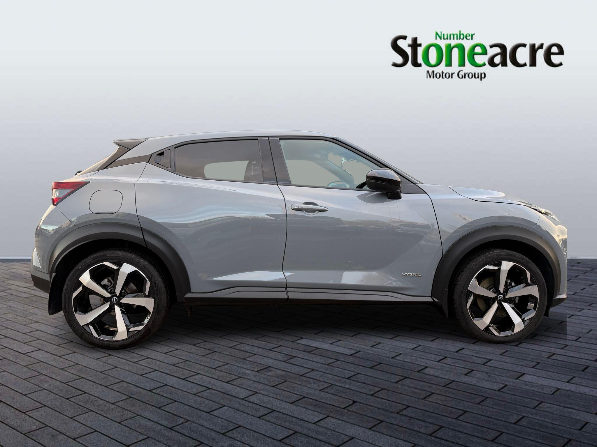 Nissan Juke Hybrid 1.6 Tekna Auto Euro 6 5dr FL73UAP Image 2
