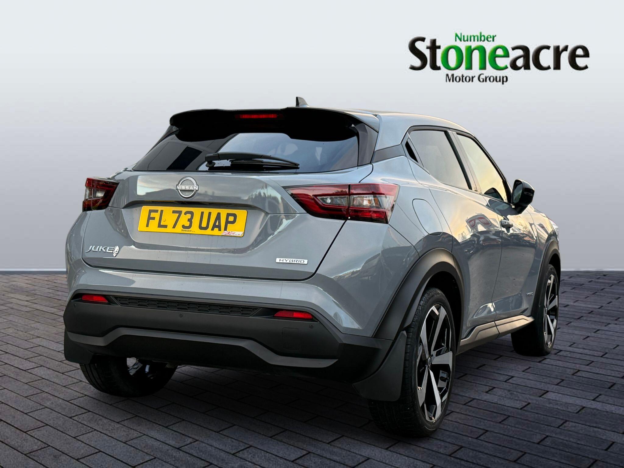Nissan Juke Hybrid 1.6 Tekna Auto Euro 6 5dr FL73UAP Image 3