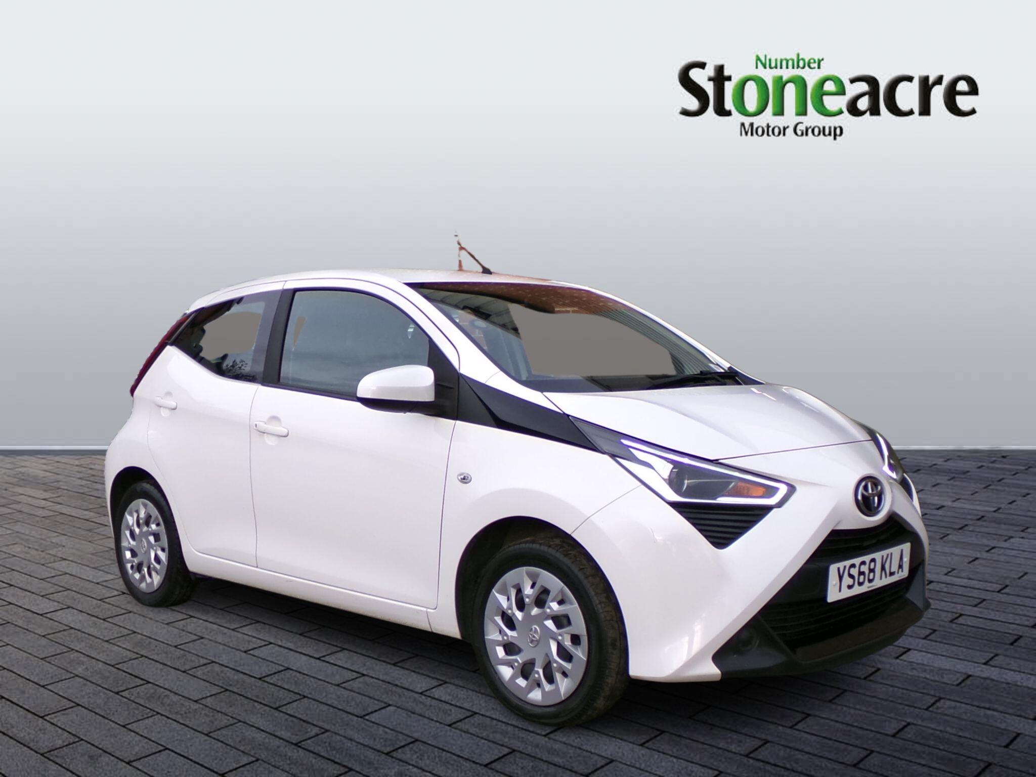 Toyota Aygo 1.0 VVT-i X-Play 5dr YS68KLA Image 1