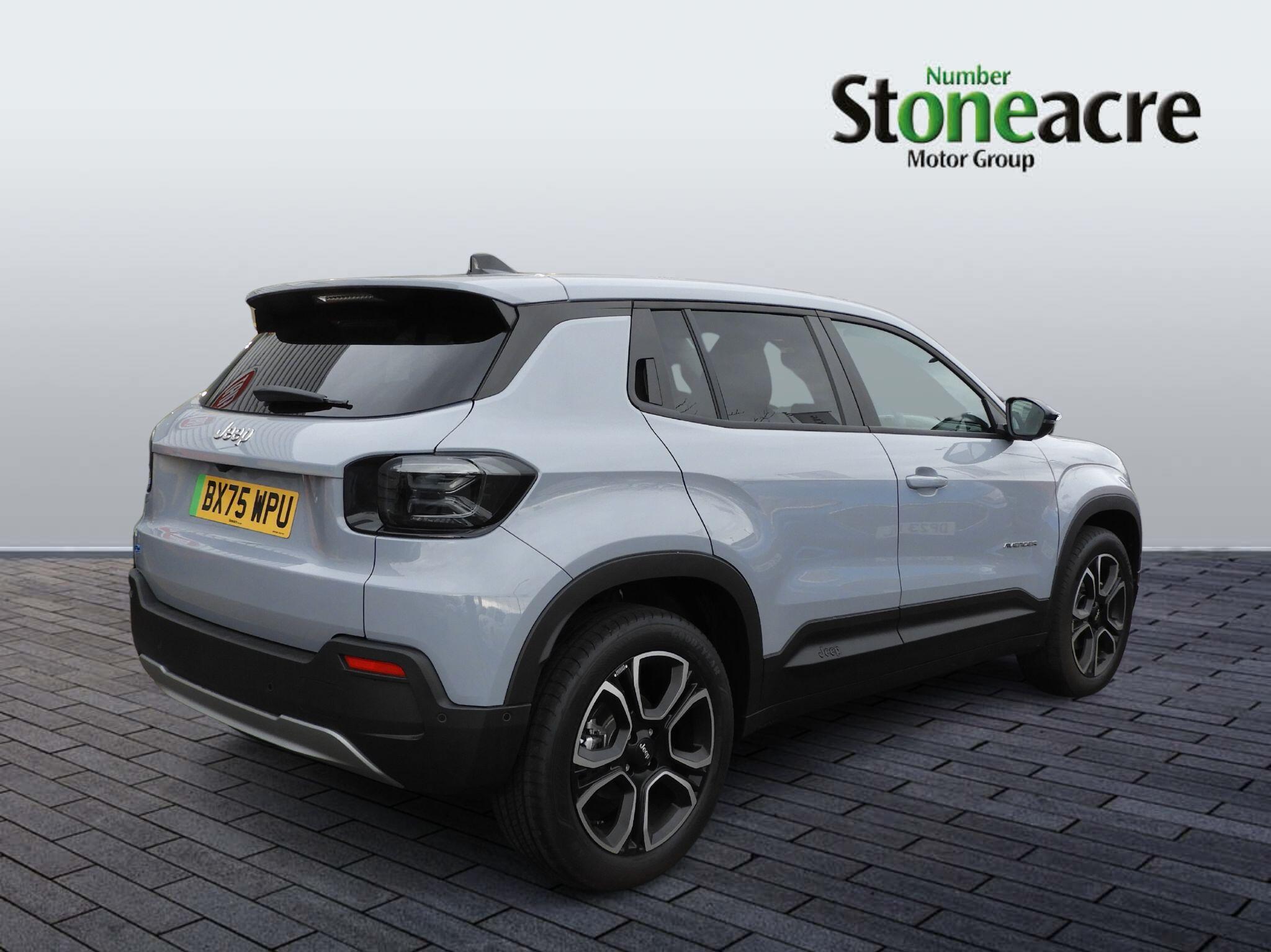 Jeep Avenger Electric 54kWh e-Summit Auto 5dr BX75WPU Image 3