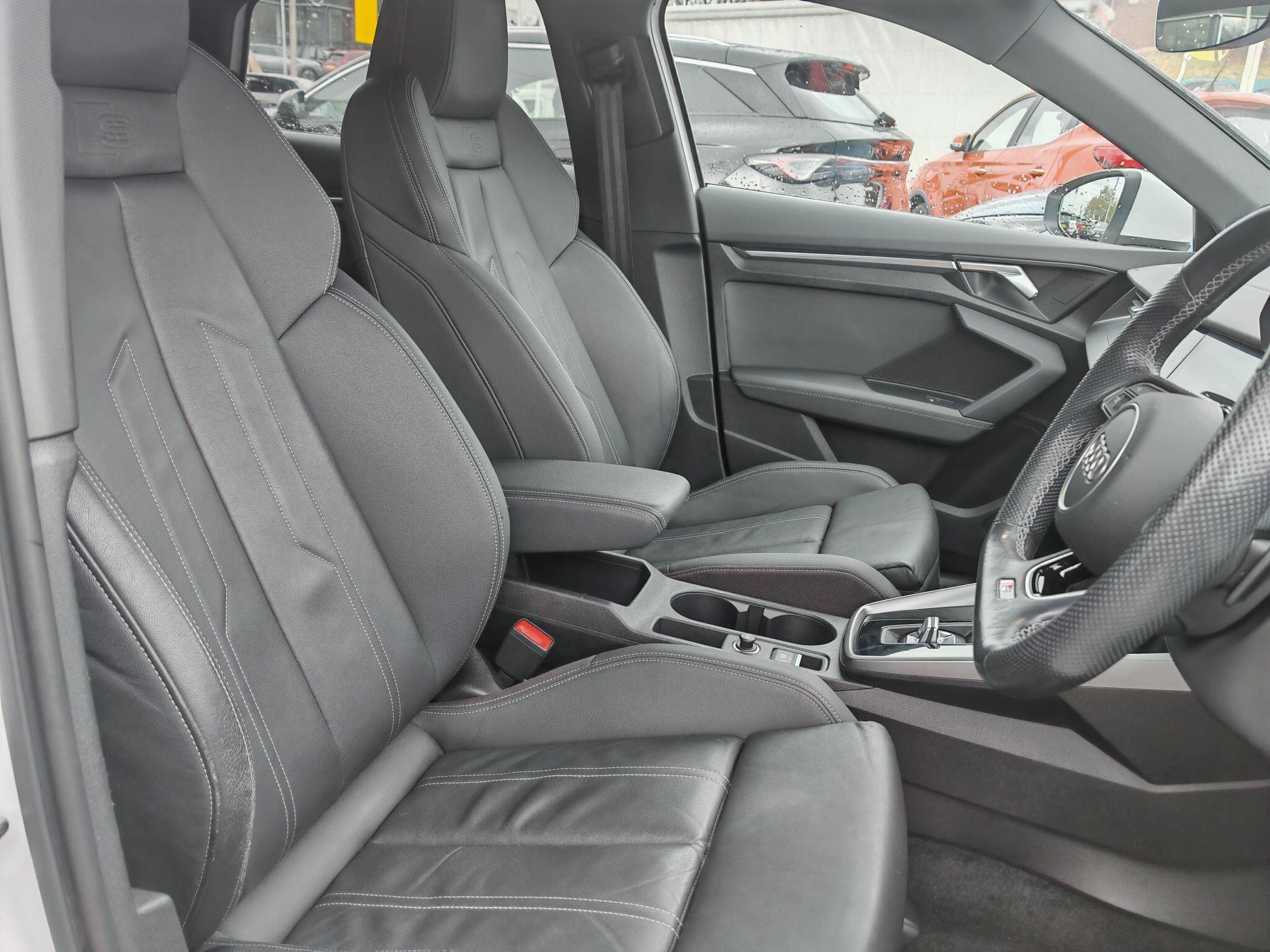 Audi A3 1.5 TFSI 35 S line Saloon 4dr Petrol S Tronic Euro 6 (s/s) (150 ps) RO70EZK Image 2