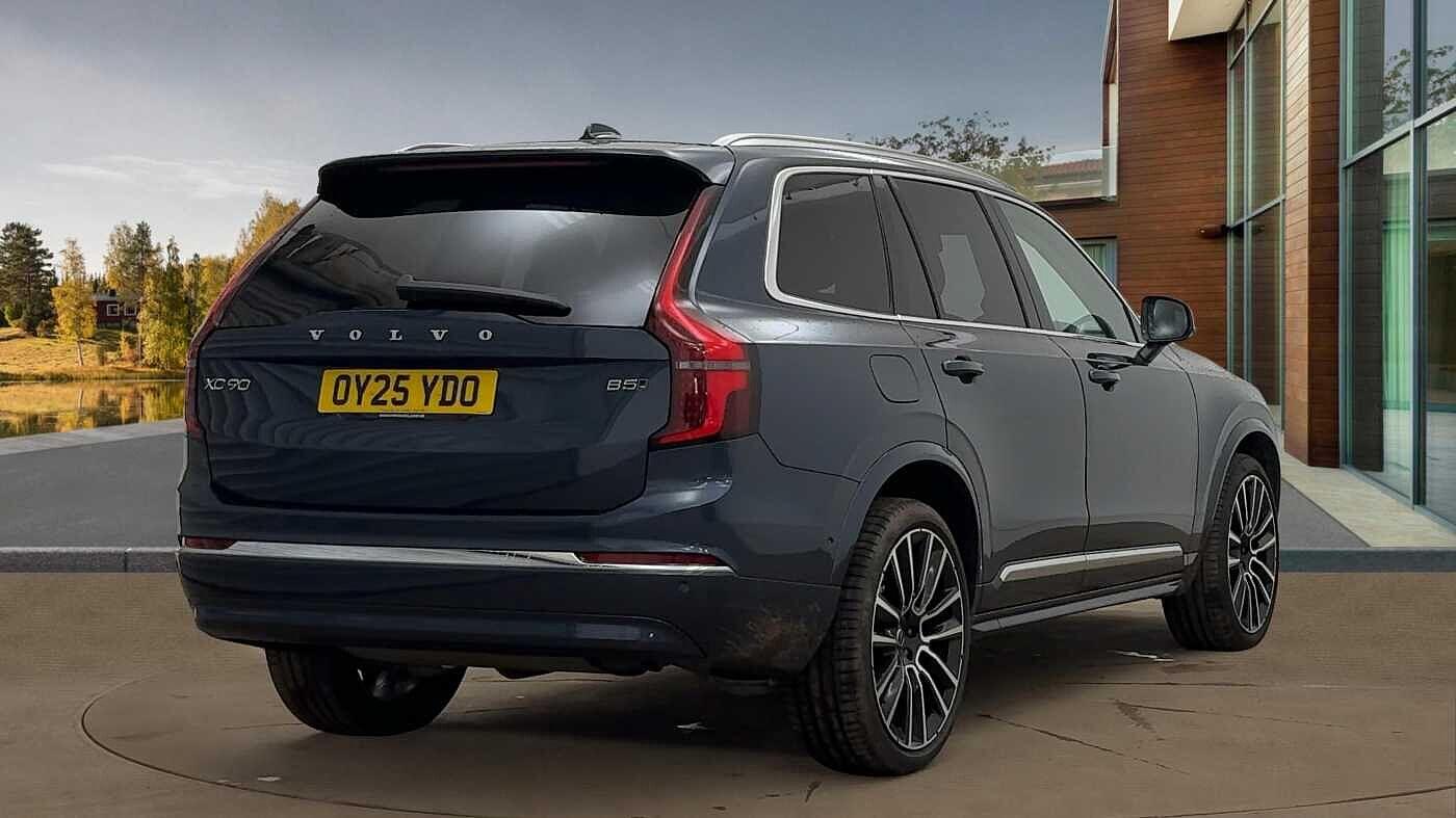 Volvo XC90 2.0 B5 MHEV Ultra Bright Auto 4WD Euro 6 (s/s) 5dr OY25YDO Image 3