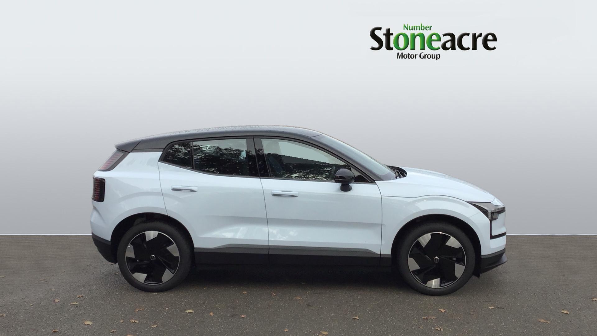 Volvo EX30 200kW SM Extended Range Plus 69kWh 5dr Auto FV75MDE Image 3