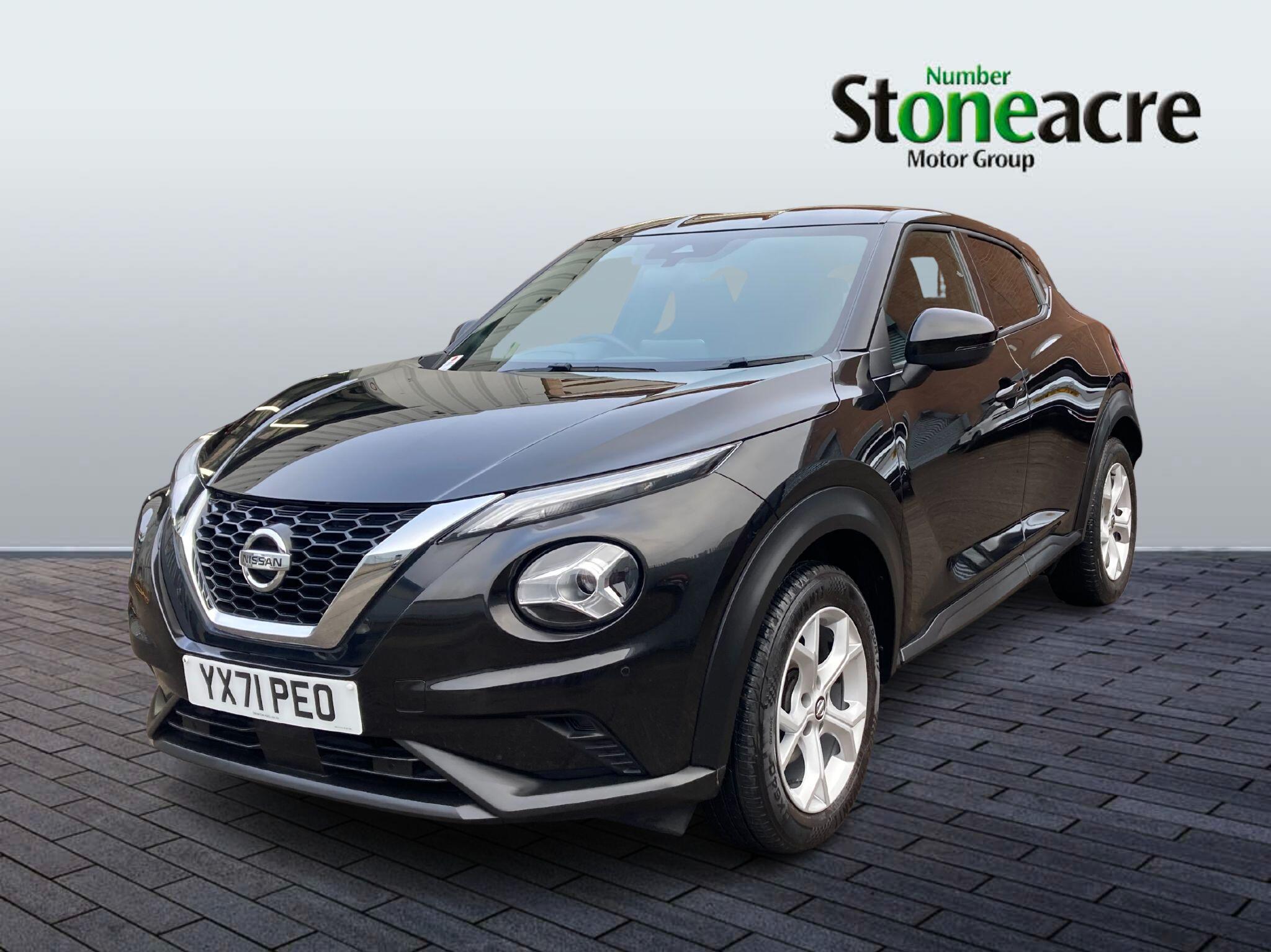 Nissan Juke 1.0 DiG-T N-Connecta 5dr YX71PEO Image 3