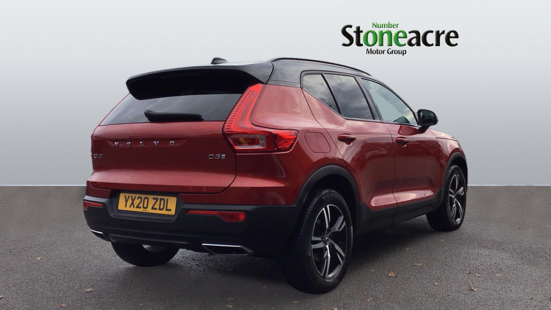 Volvo XC40 2.0 D3 R-Design Auto Euro 6 (s/s) 5dr YX20ZDL Image 2