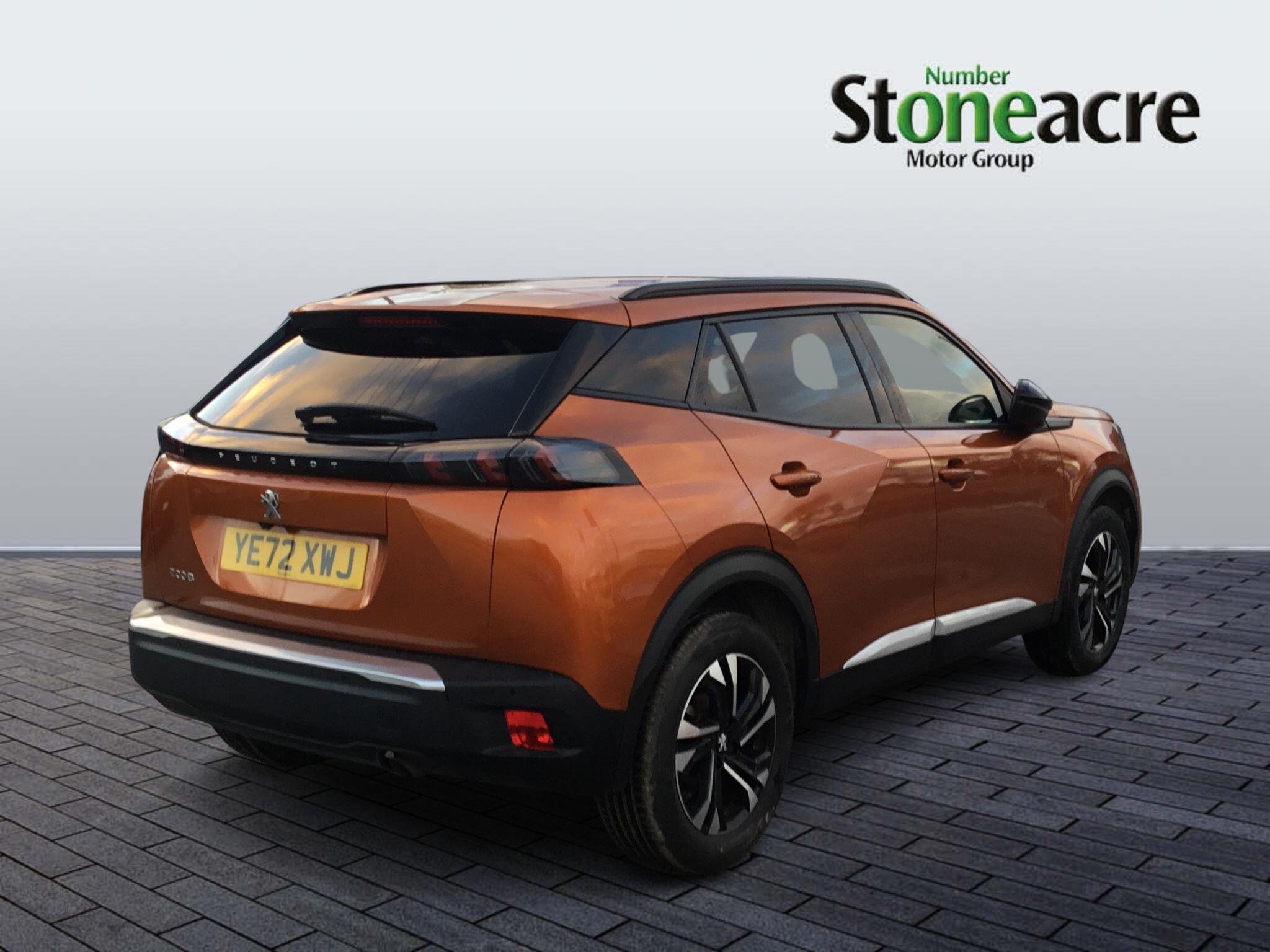 Peugeot 2008 1.2 PureTech Allure Premium + Euro 6 (s/s) 5dr YE72XWJ Image 3