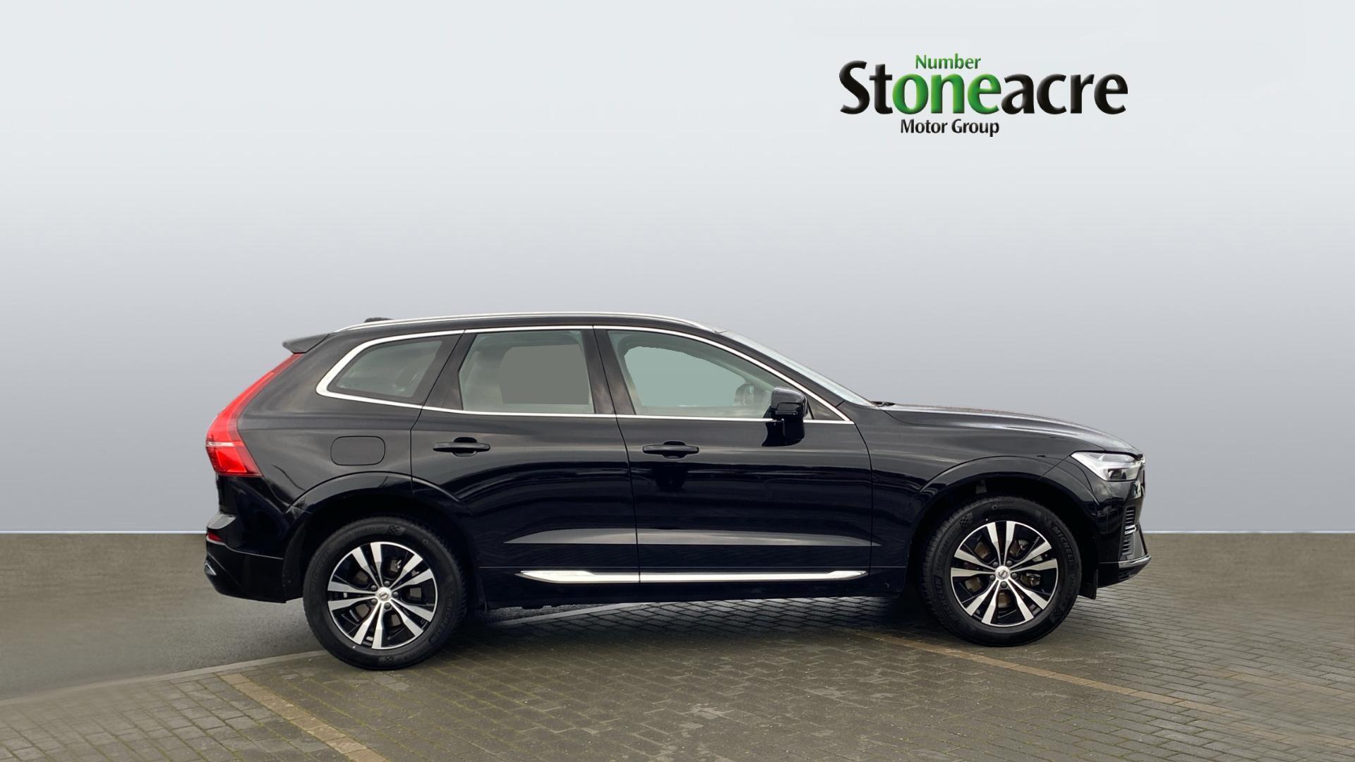 Volvo XC60 Recharge Core Bright T6 AWD (350 hp) Auto YR73OJW Image 3