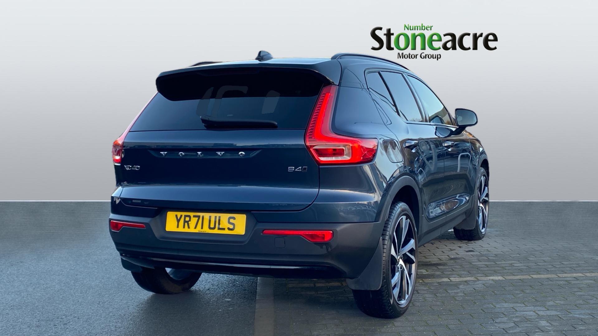 Volvo XC40 2.0 B4 MHEV R-Design Pro Auto AWD Euro 6 (s/s) 5dr YR71ULS Image 2