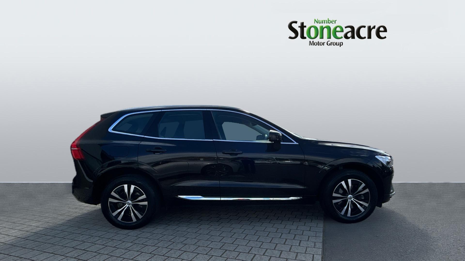 Volvo XC60 Recharge Core Bright T6 AWD (350 hp) Auto YR73OJU Image 3