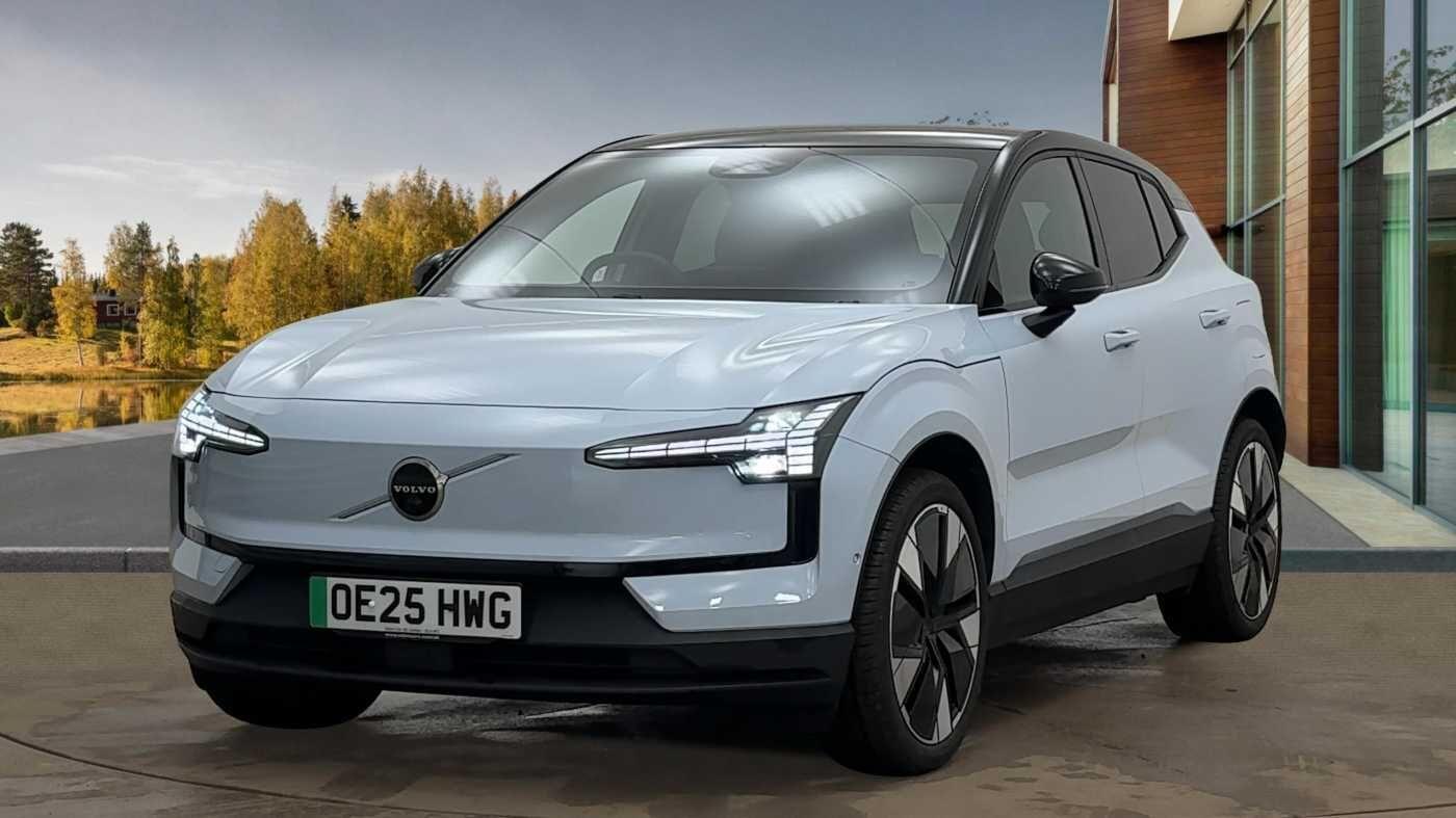 Volvo EX30 Single Motor Extended Range 69kWh Ultra Auto 5dr OE25HWG Image 3