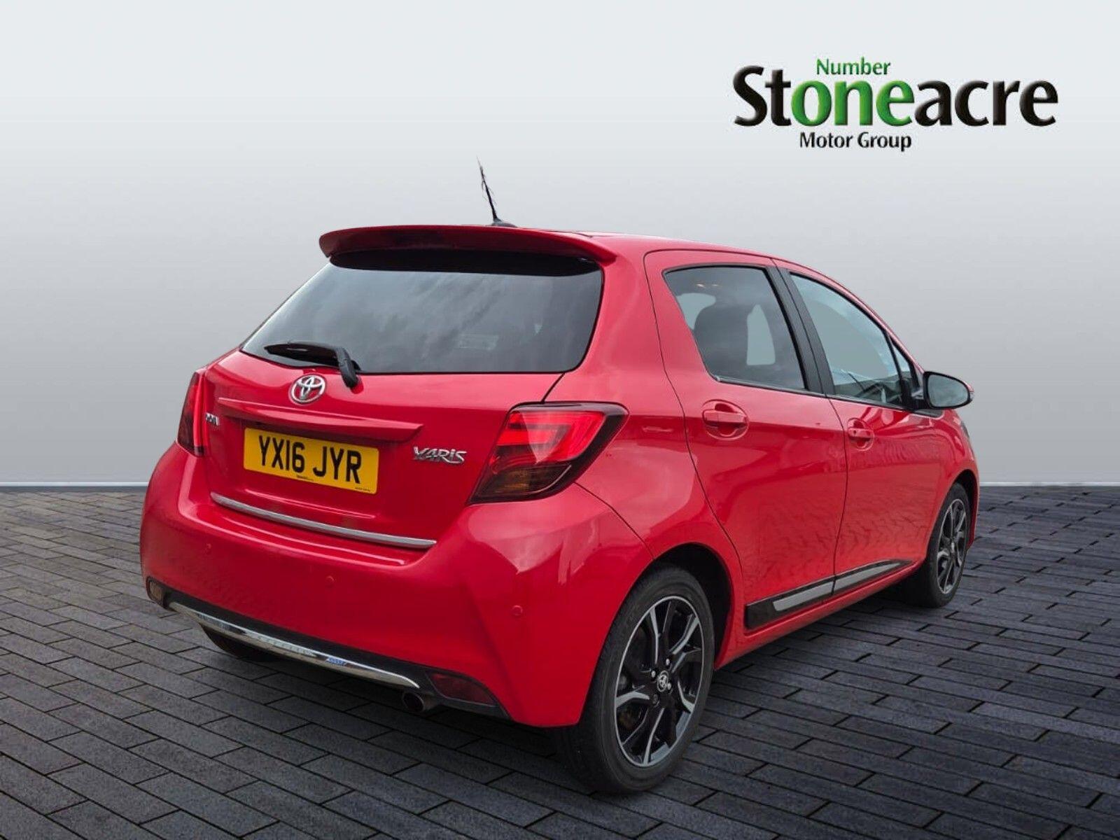 Toyota Yaris 1.33 VVT-i Design 5dr YX16JYR Image 3