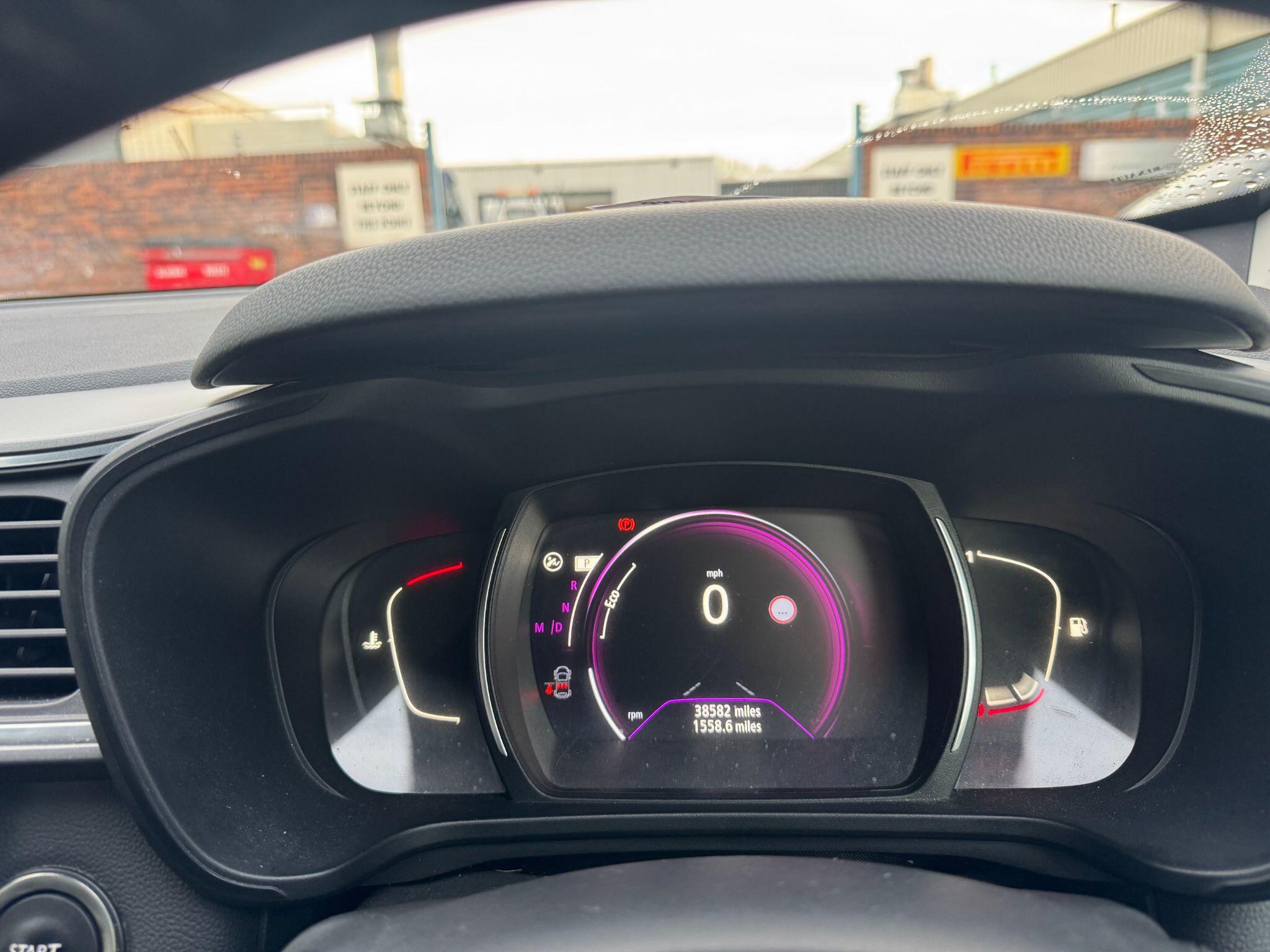 Renault Kadjar 1.5 dCi Dynamique S Nav EDC Euro 6 (s/s) 5dr HV16DND Image 3