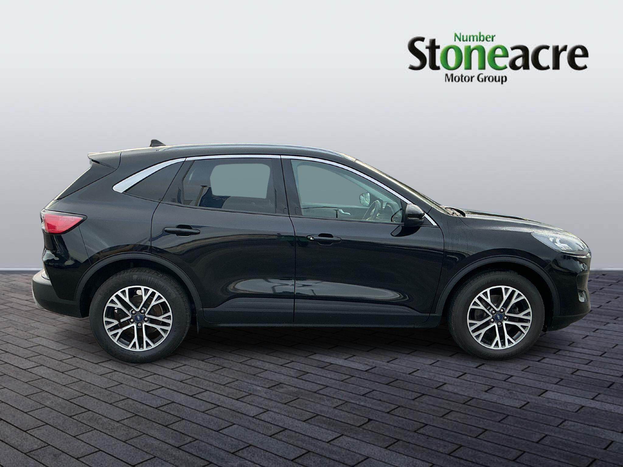 Ford Kuga 1.5 EcoBoost 150 Titanium Edition 5dr EK23CVH Image 2