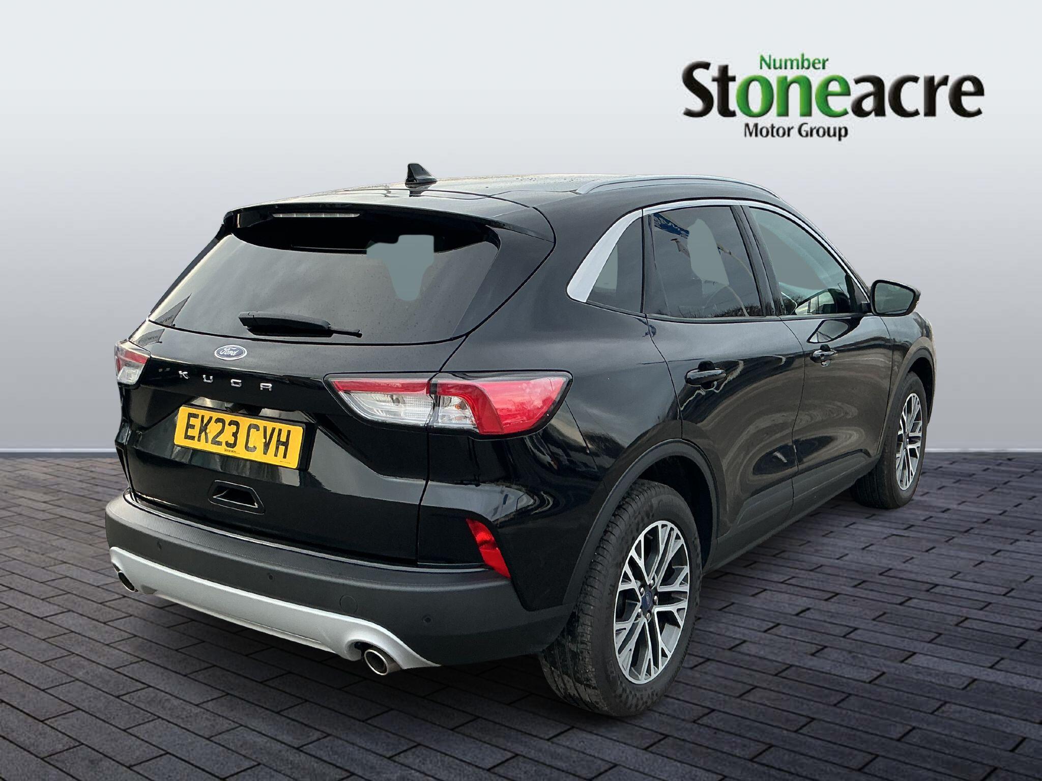 Ford Kuga 1.5 EcoBoost 150 Titanium Edition 5dr EK23CVH Image 3