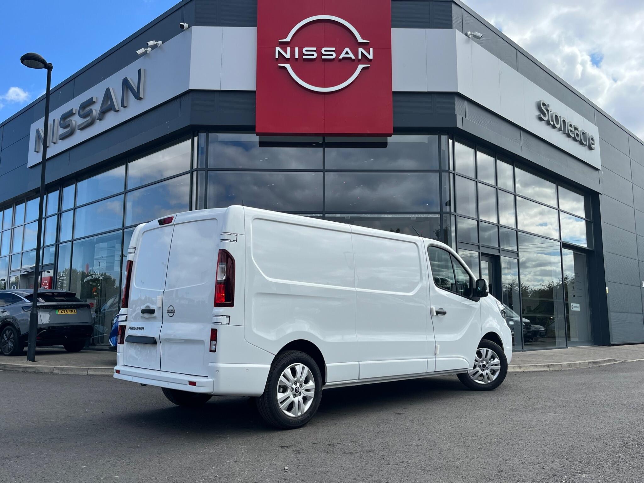 Nissan Primastar 2.0 dCi 30 Tekna L2 Euro 6 (s/s) 5dr null Image 3