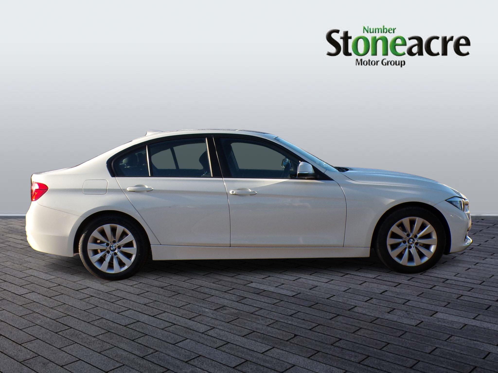 BMW 3 Series 2.0 320i SE Auto Euro 6 (s/s) 4dr VA65ENL Image 2
