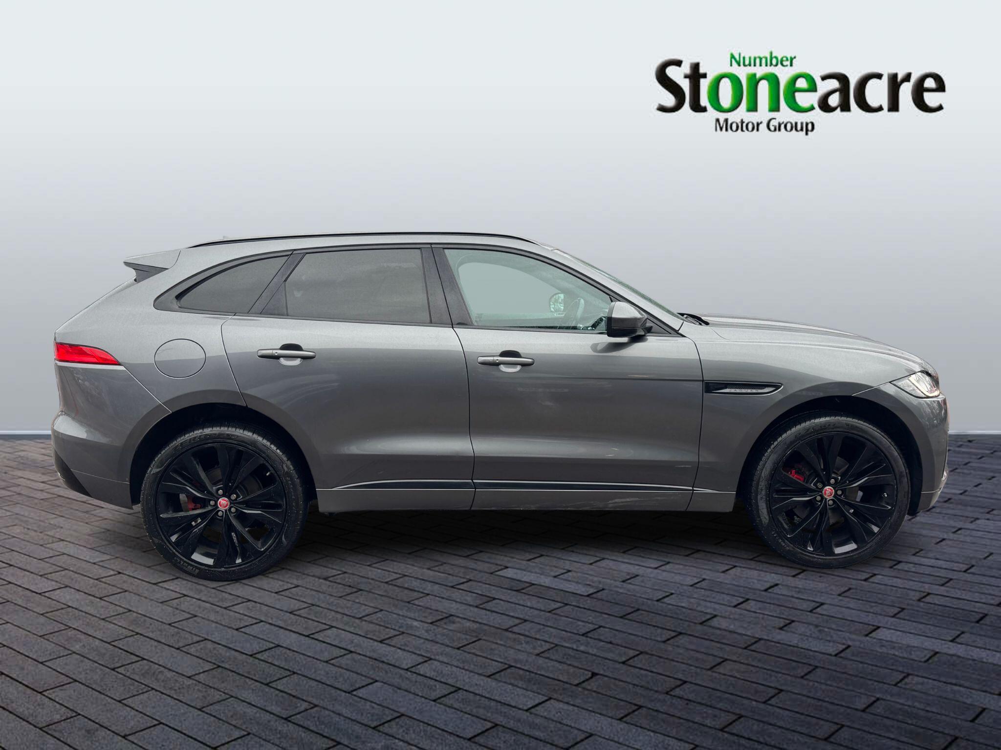 Jaguar F-Pace 3.0 D300 V6 S SUV 5dr Diesel Auto AWD Euro 6 (s/s) (300 ps) HB18JAG Image 2