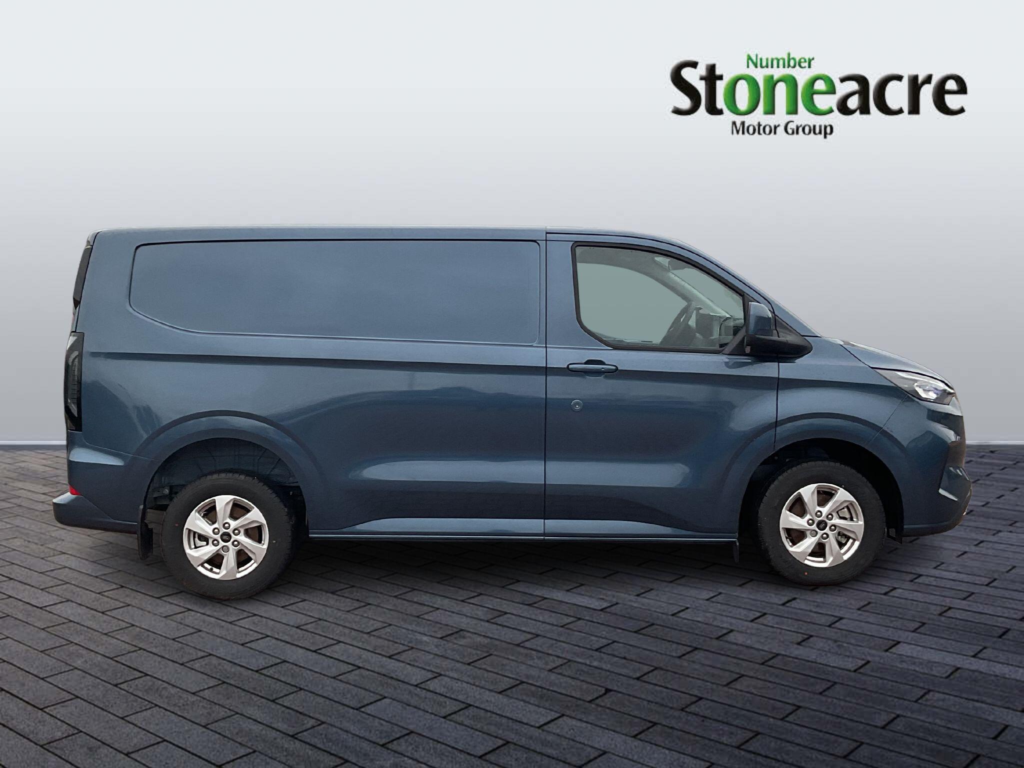 Ford Transit Custom Image 2