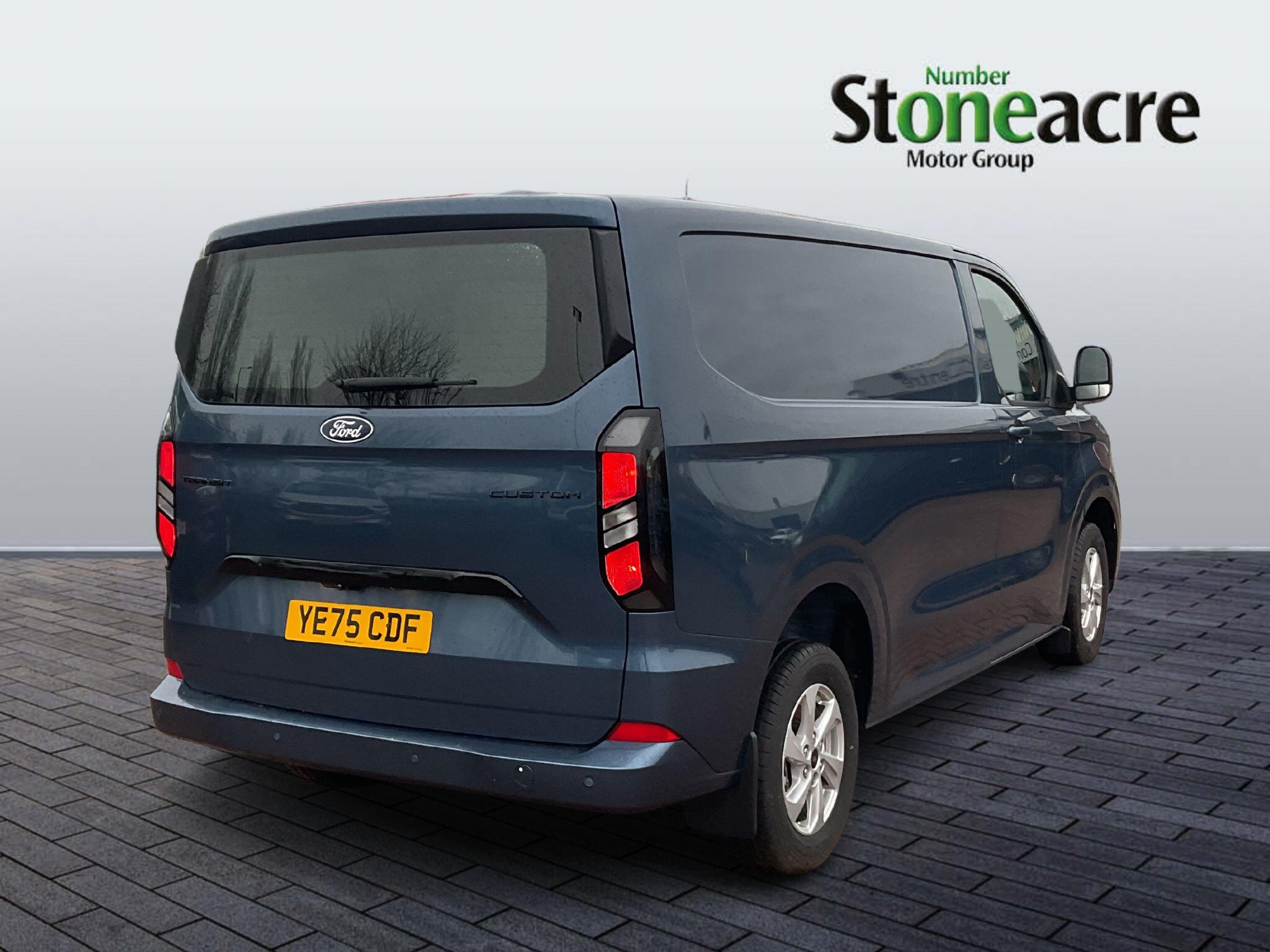 Ford Transit Custom Image 3