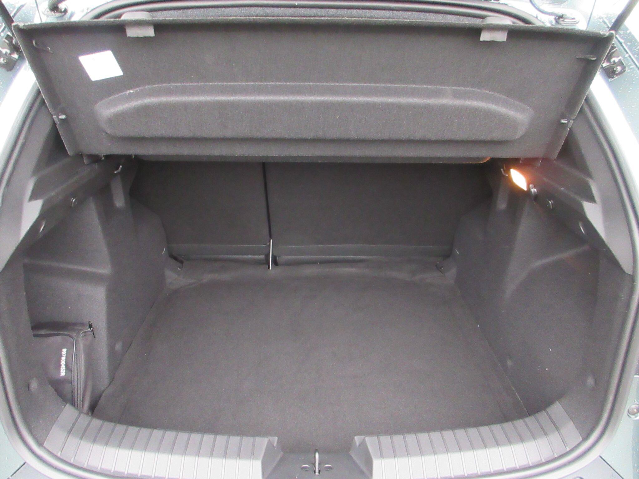 Dacia Duster Hybrid 1.6 Hybrid EXTREME Auto Euro 6 (s/s) 5dr PE25ZJJ Image 2