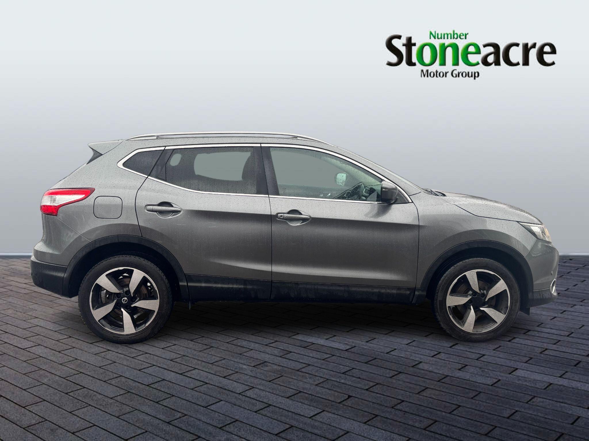 Nissan Qashqai 1.5 dCi N-Connecta 5dr DU17VXH Image 2