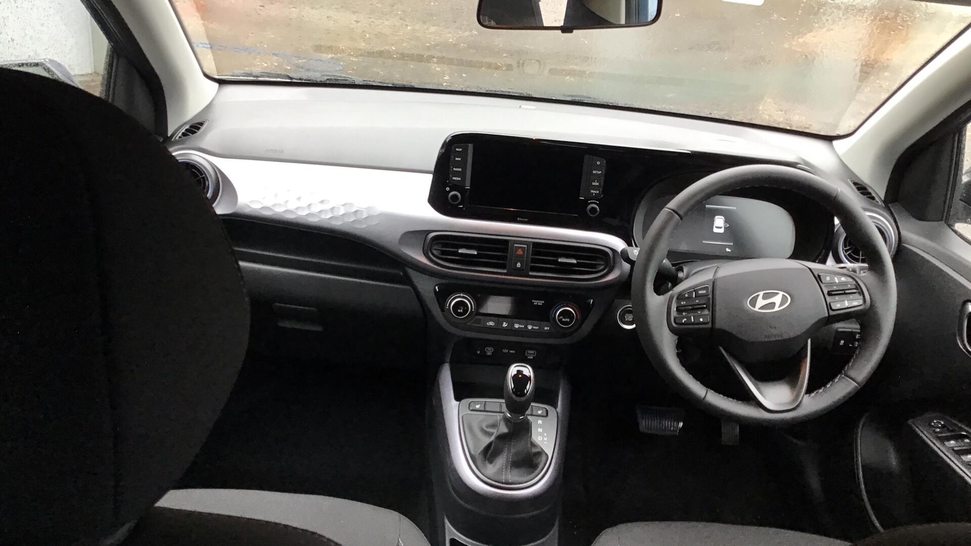 Hyundai i10 1.2 Premium Auto Euro 6 (s/s) 5dr YR75NXC Image 2