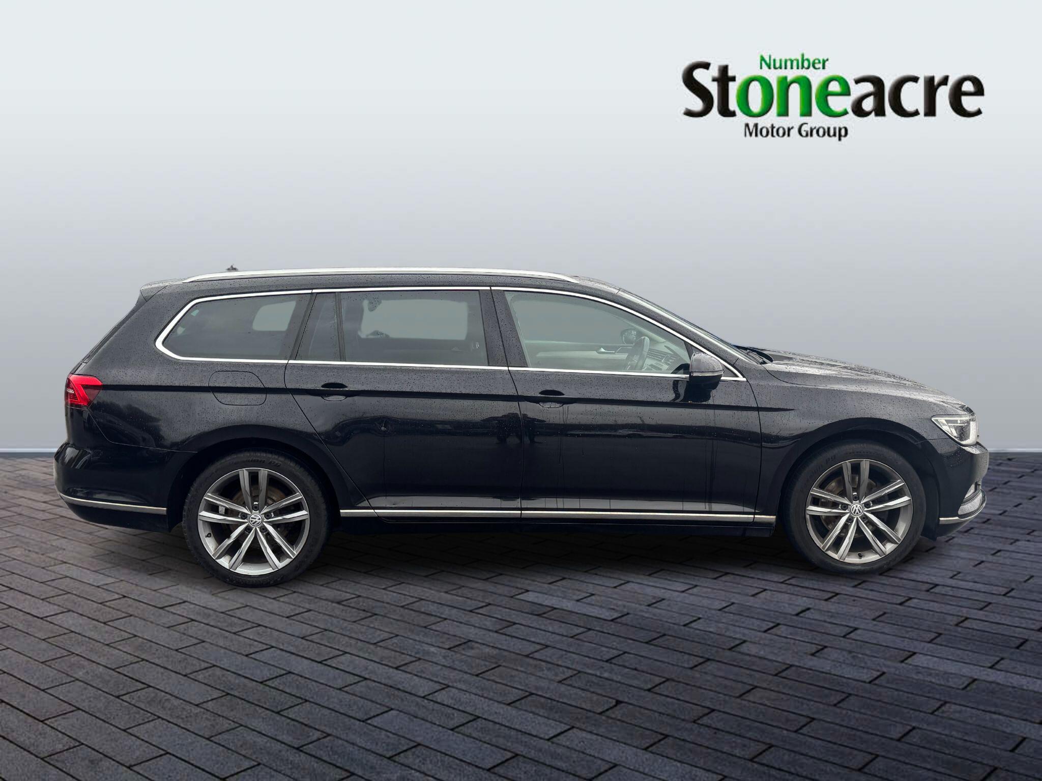 Volkswagen Passat 2.0 TDI GT Euro 6 (s/s) 5dr MJ67BJZ Image 2