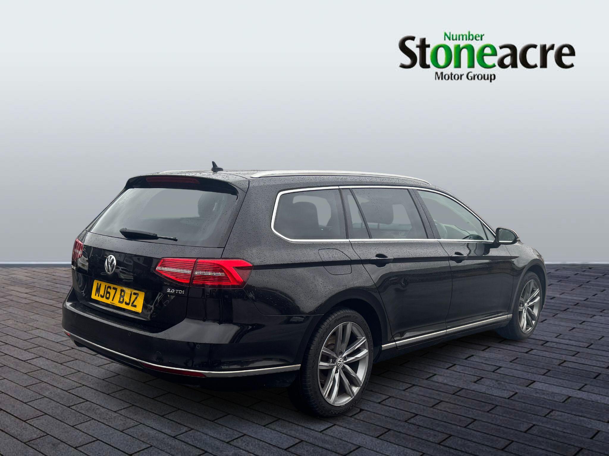 Volkswagen Passat 2.0 TDI GT Euro 6 (s/s) 5dr MJ67BJZ Image 3
