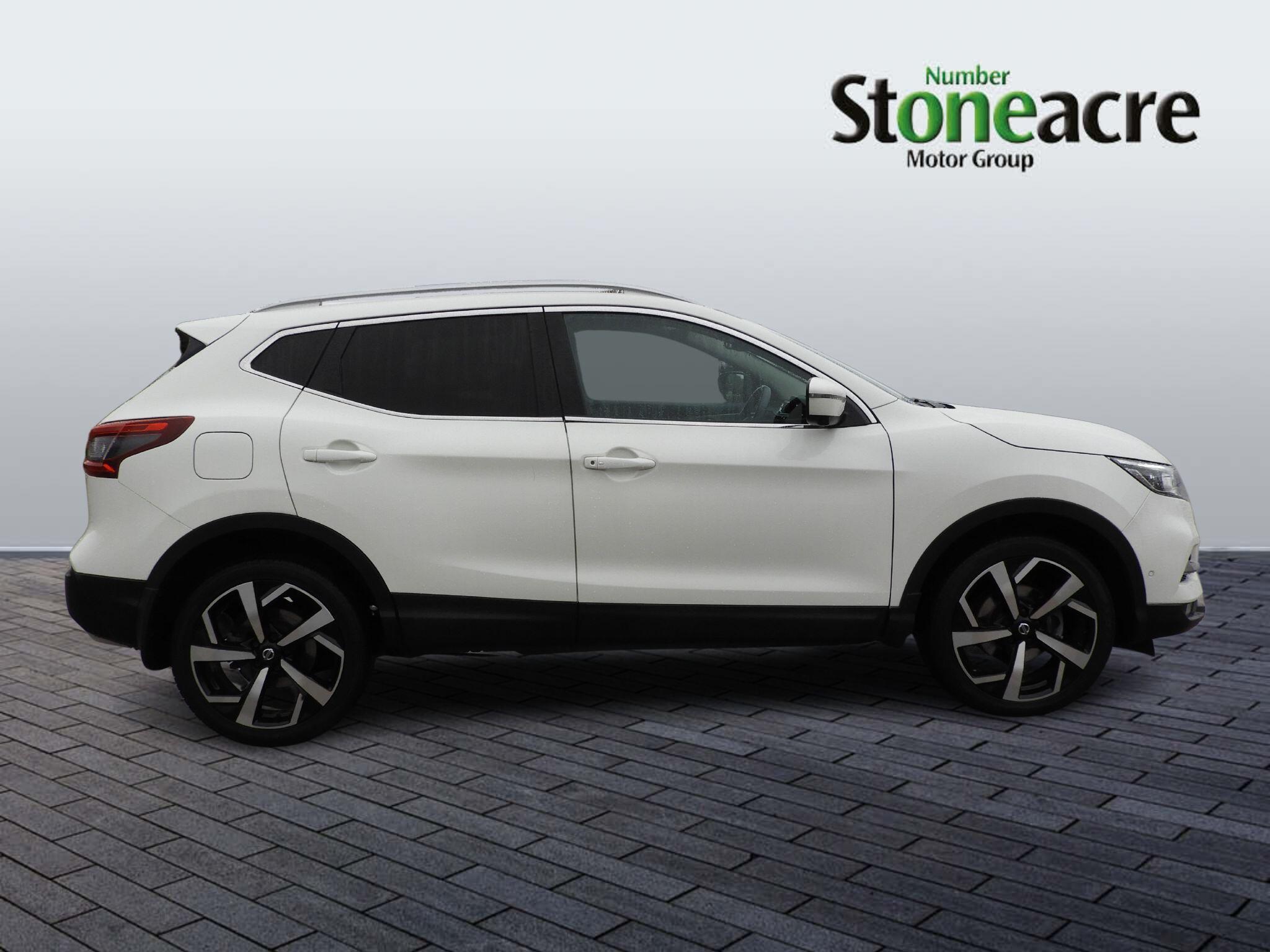 Nissan Qashqai 1.5 dCi Tekna SUV 5dr Diesel Manual Euro 6 (s/s) (110 ps) VK18UOP Image 2