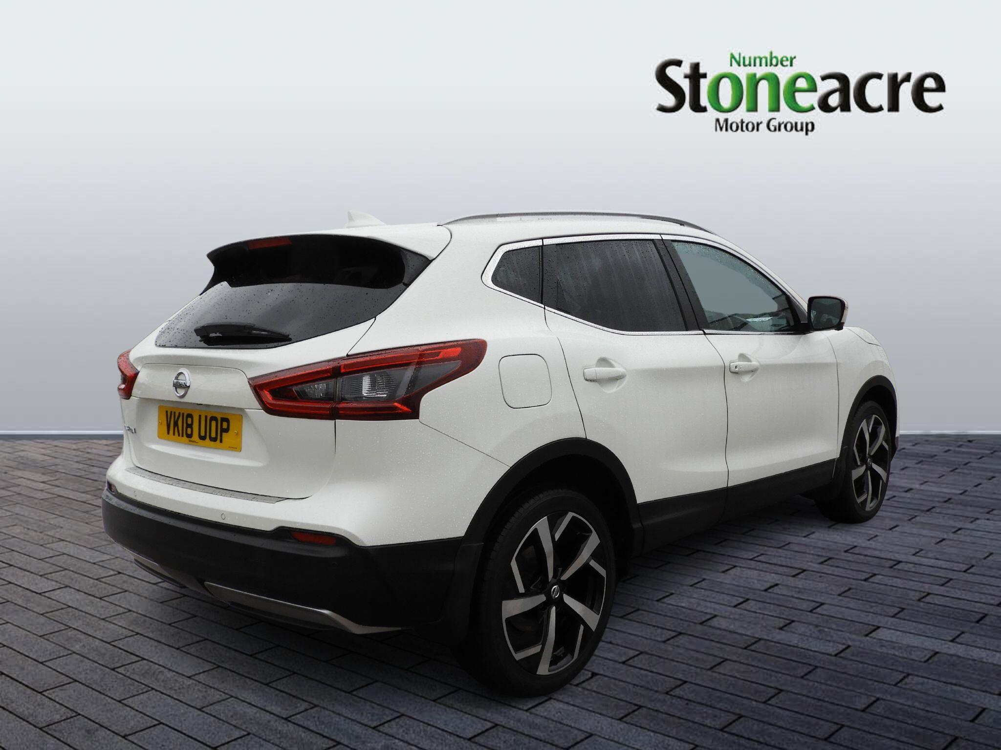 Nissan Qashqai 1.5 dCi Tekna SUV 5dr Diesel Manual Euro 6 (s/s) (110 ps) VK18UOP Image 3