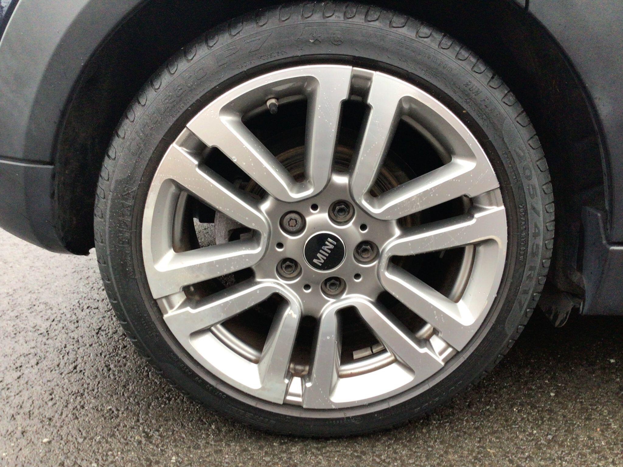 MINI Hatch 1.5 Cooper Seven Auto Euro 6 (s/s) 5dr LP66XSW Image 3