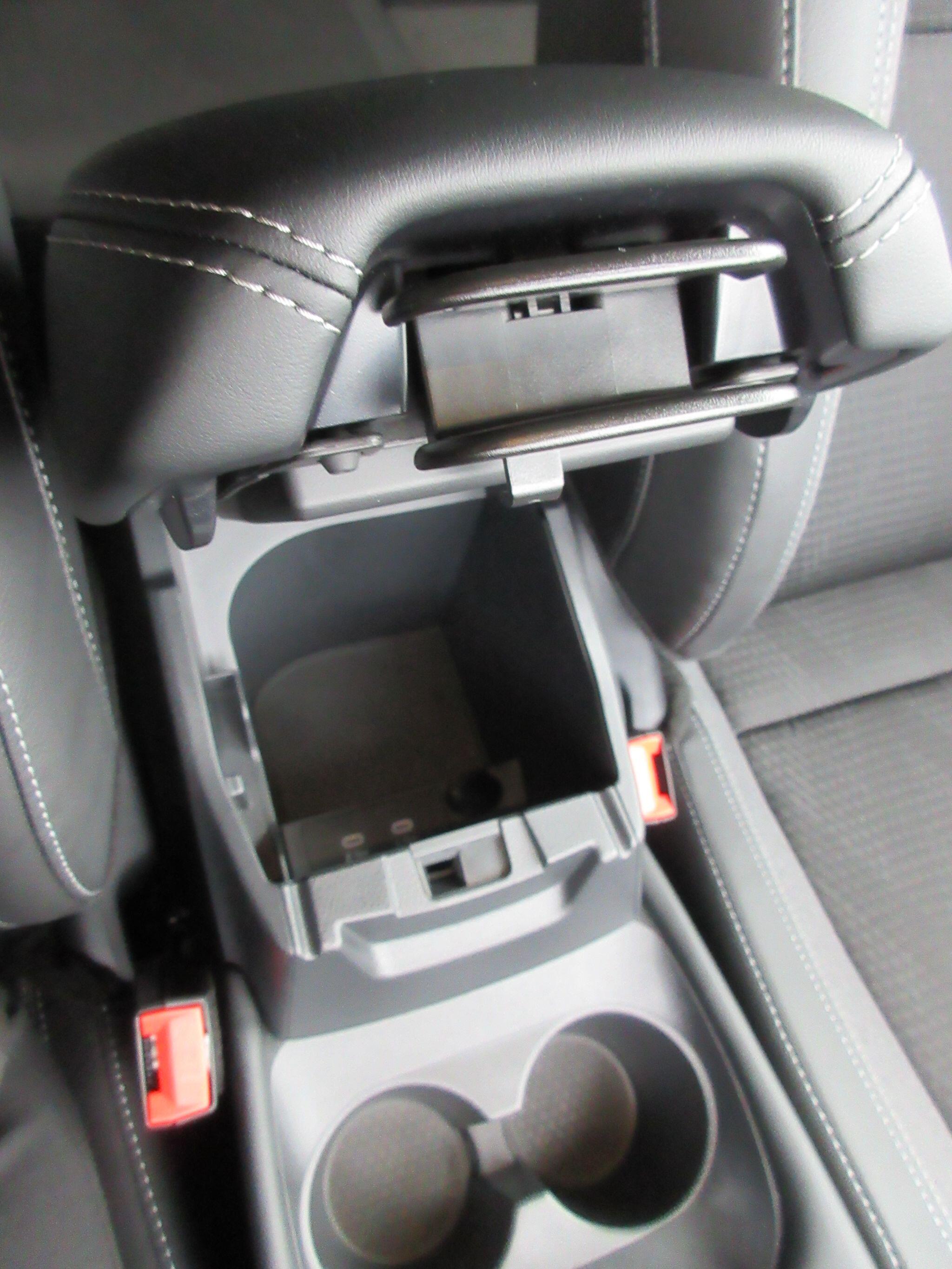 Nissan Qashqai 1.3 DIG-T MHEV N-Connecta XTRON Euro 6 (s/s) 5dr FV75CCE Image 3