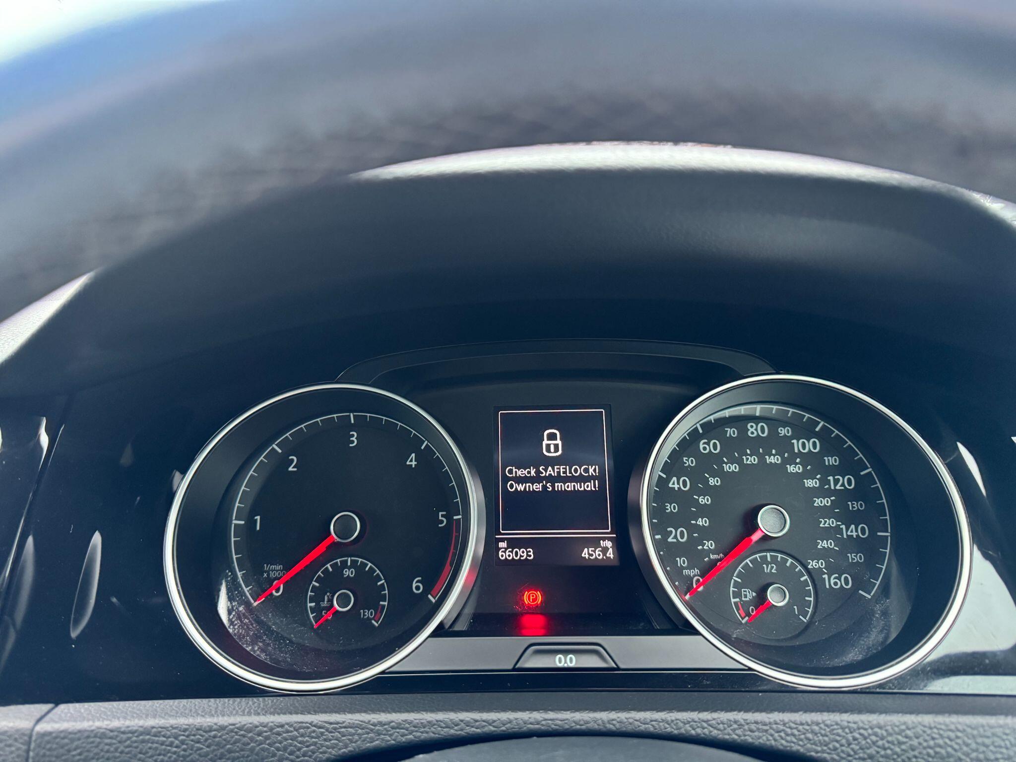 Volkswagen Golf 2.0 TDI R-Line DSG Euro 6 (s/s) 5dr P333PNK Image 2