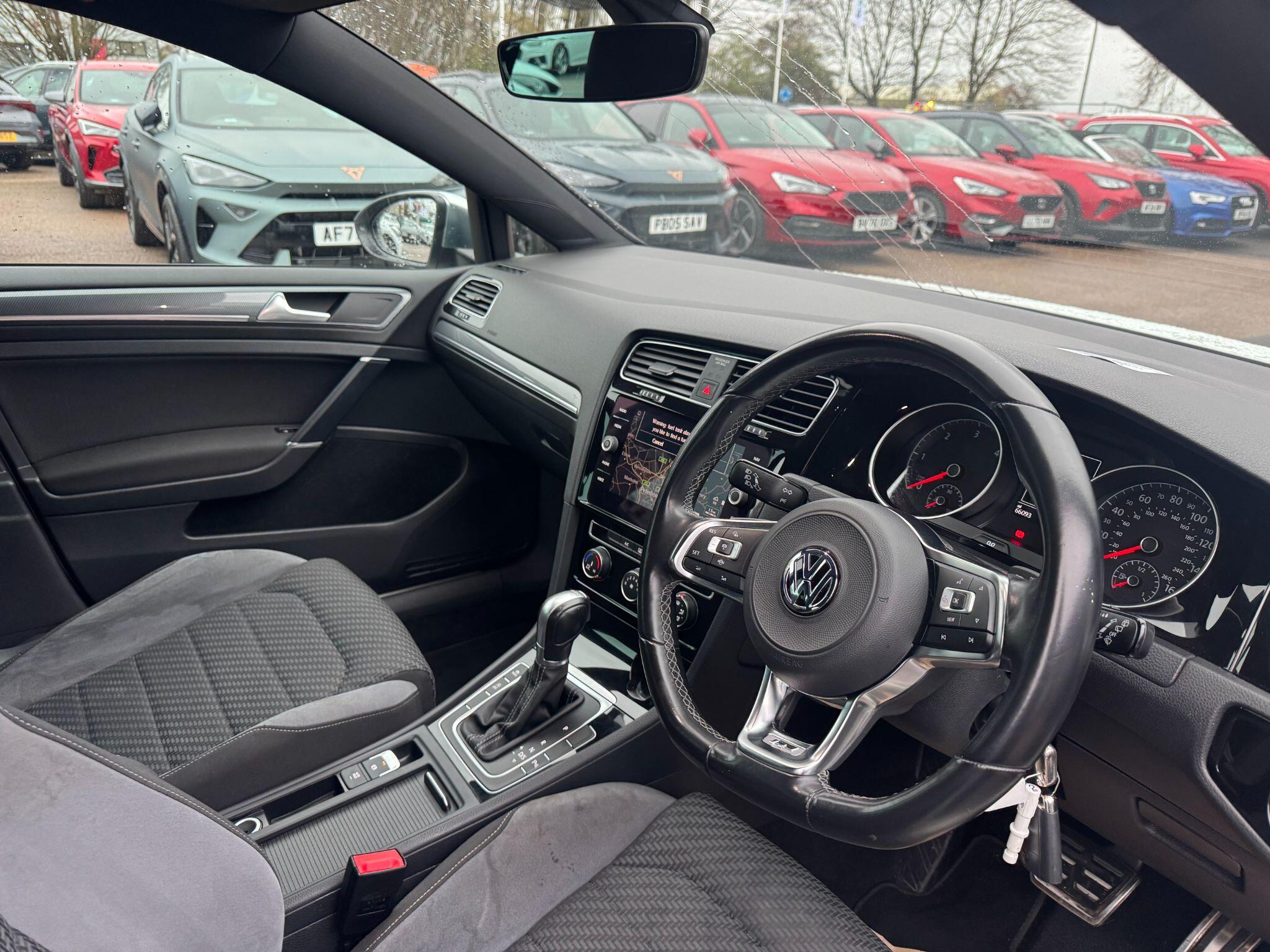 Volkswagen Golf 2.0 TDI R-Line DSG Euro 6 (s/s) 5dr P333PNK Image 3