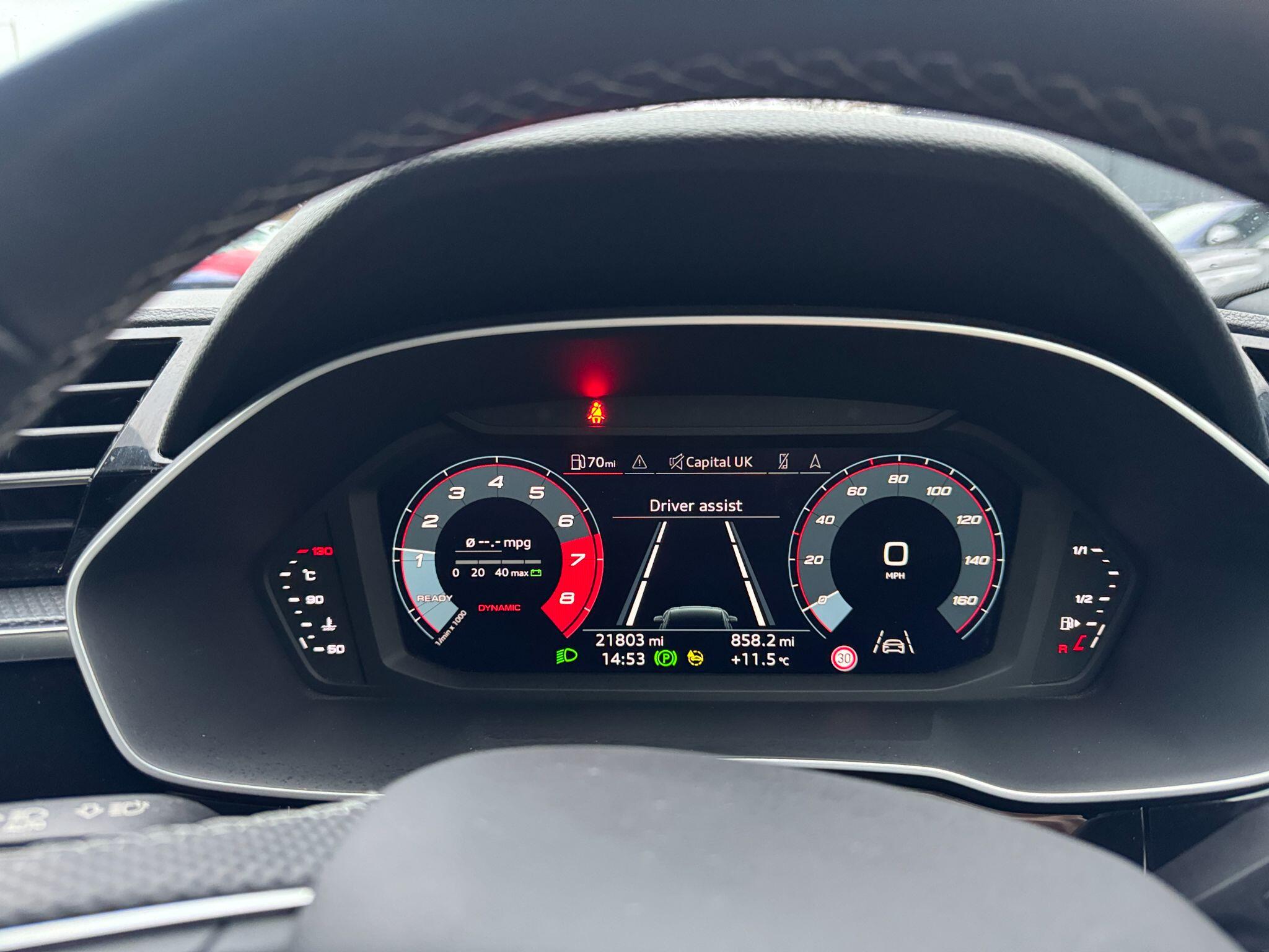 Audi Q3 1.5 TFSI CoD 35 Black Edition Euro 6 (s/s) 5dr FR23ENY Image 1