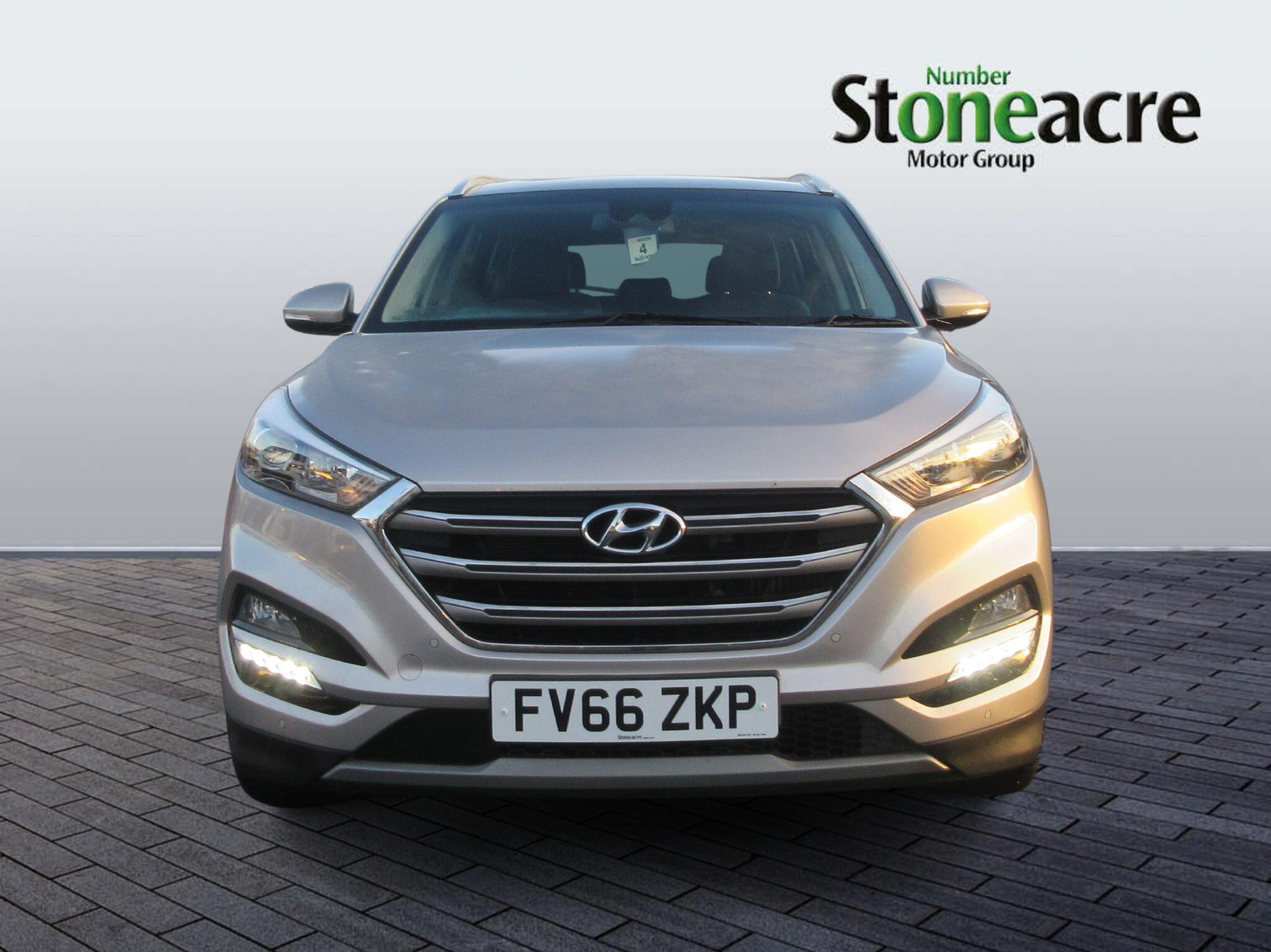 Hyundai TUCSON 2.0 CRDi Premium 4WD Euro 6 5dr FV66ZKP Image 2