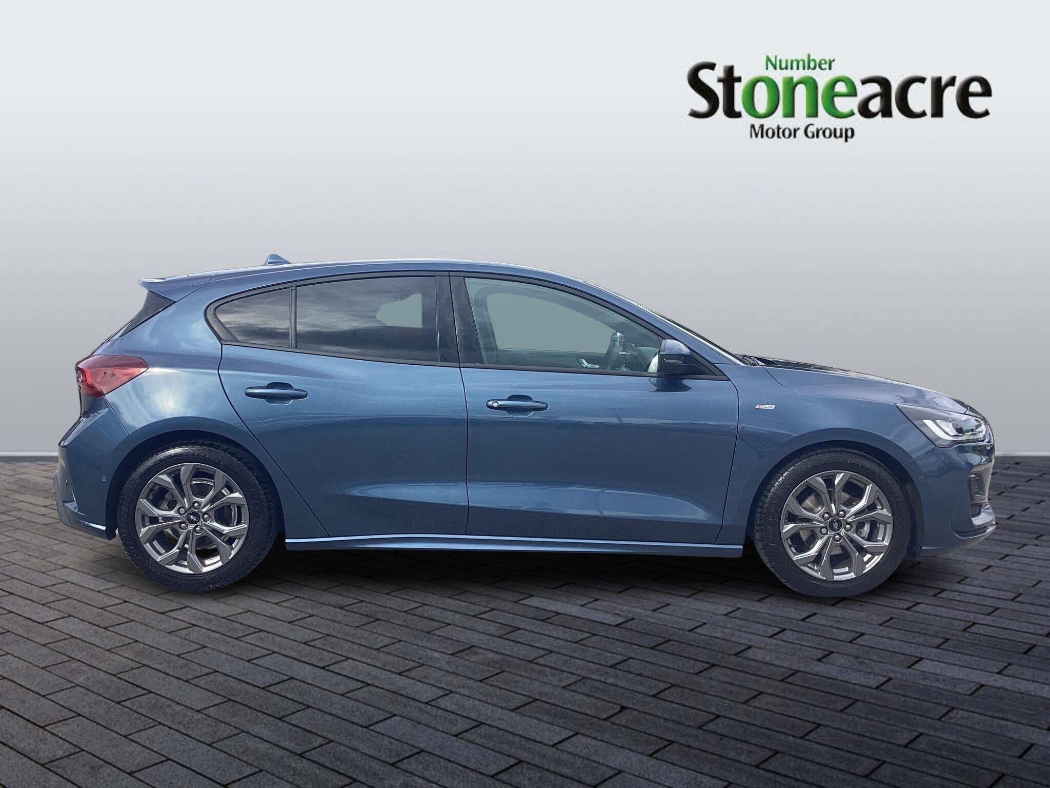 Ford Focus Image 2