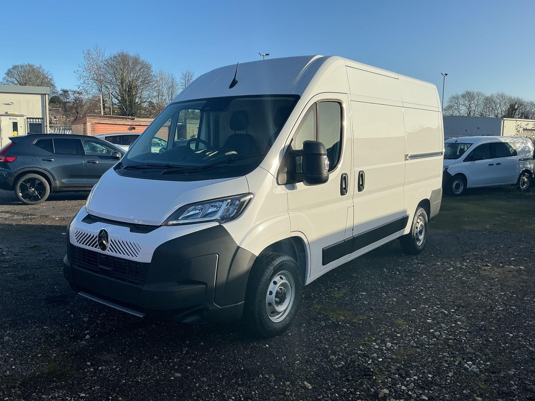 Citroen Relay 2.2 BlueHDi 35 Enterprise L2 H2 Euro 6 (s/s) 5dr null Image 3