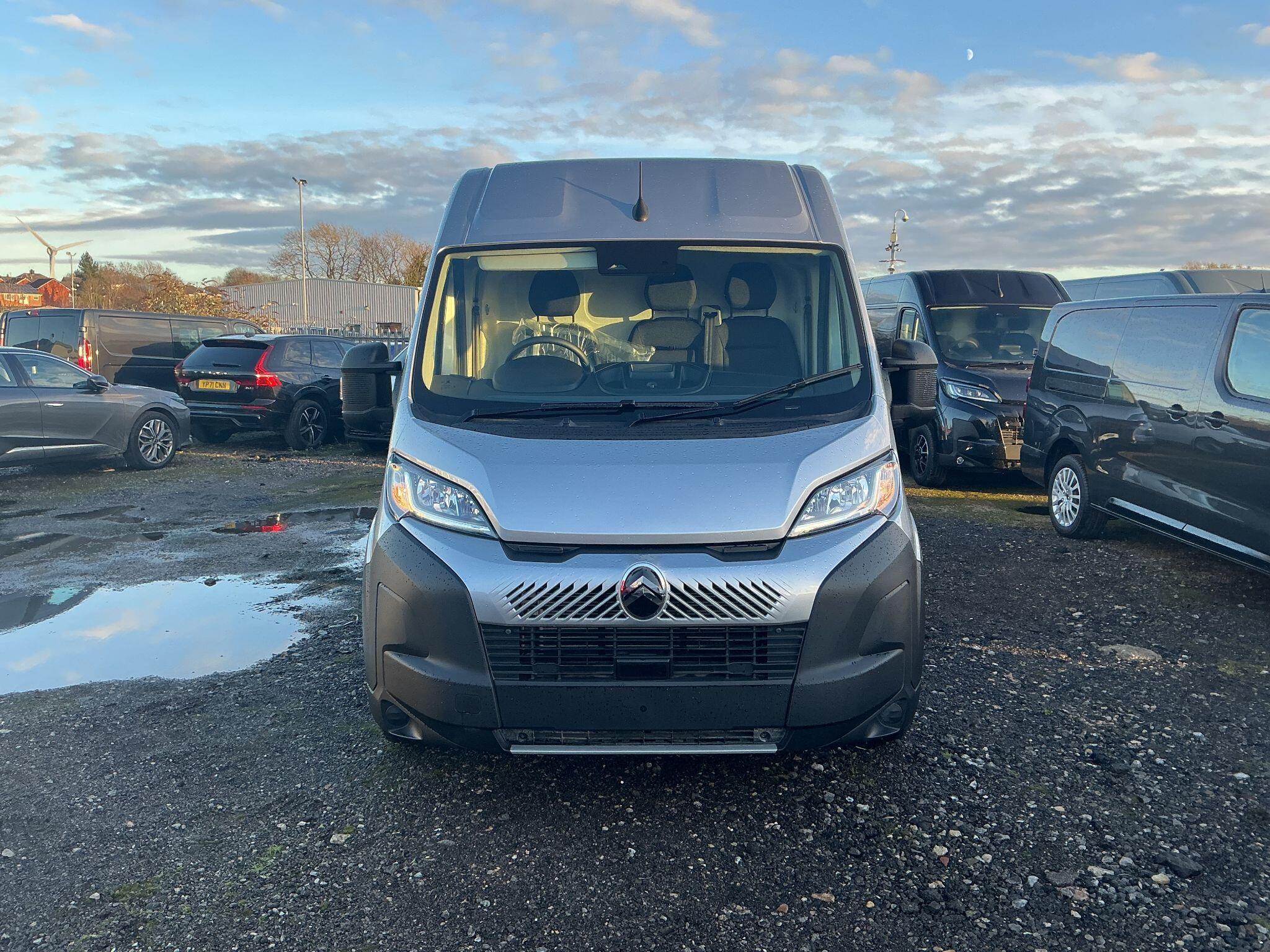 Citroen Relay 2.2 BlueHDi 35 Enterprise L3 H2 Euro 6 (s/s) 5dr null Image 2