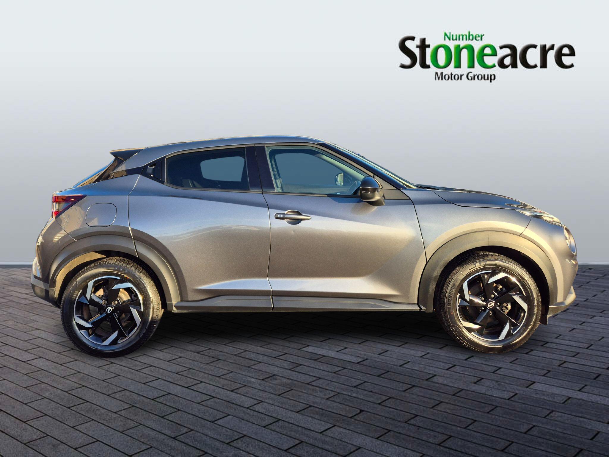 Nissan Juke 1.0 DiG-T N-Connecta 5dr YB23VJF Image 2