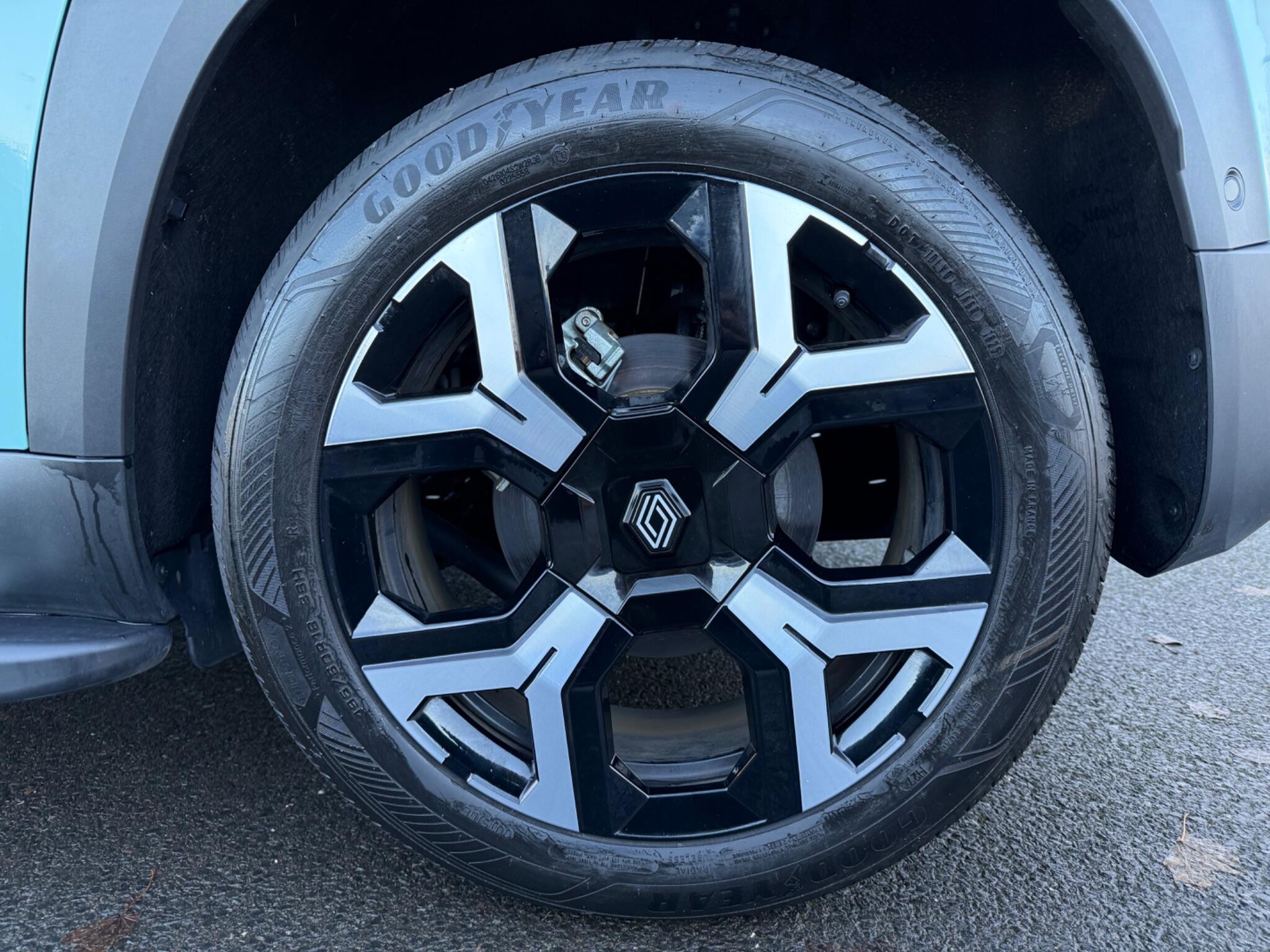 Renault 4 E-Tech Electric comfort range 52kWh techno Auto 5dr NY25FSZ Image 3