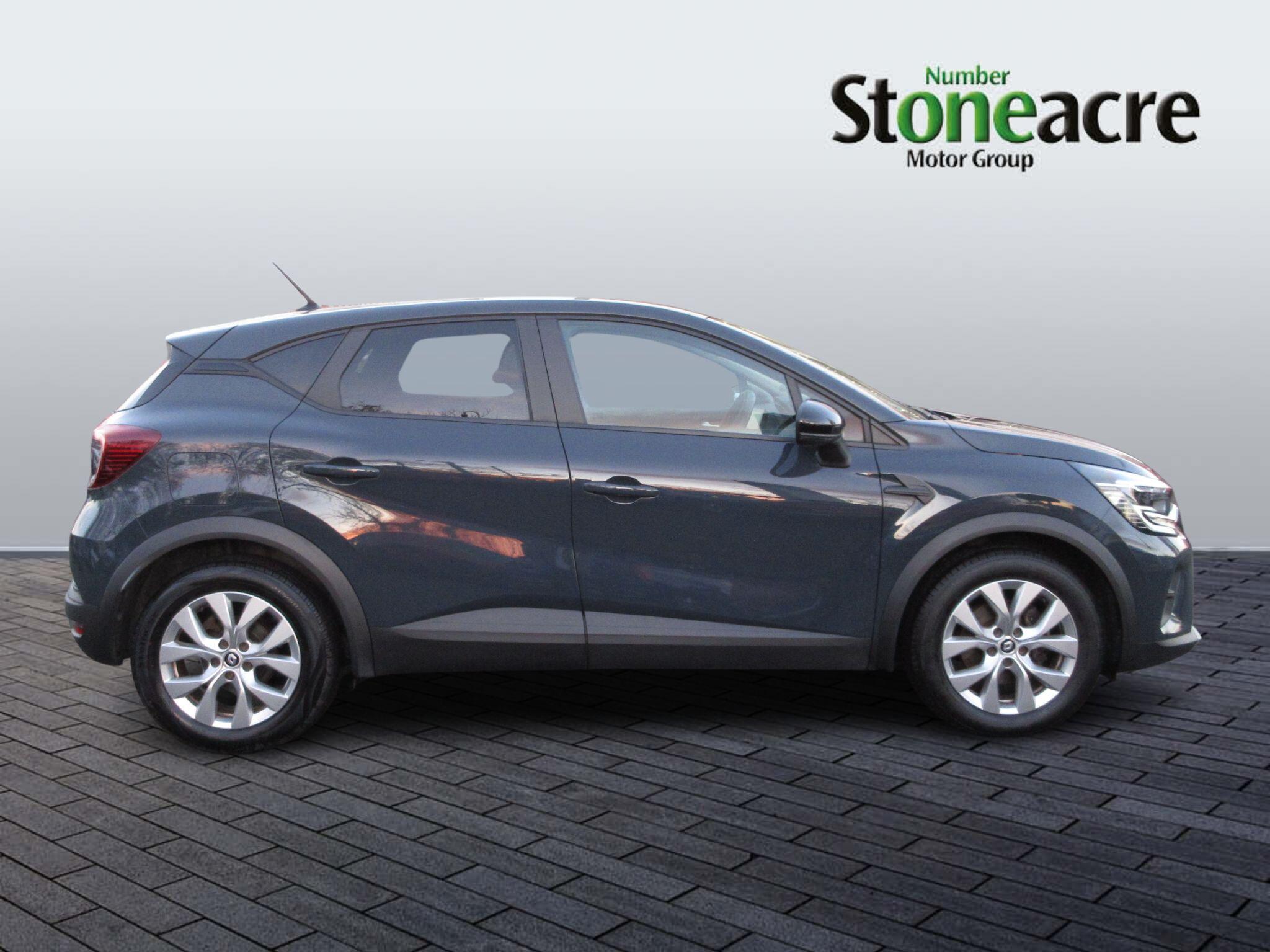 Renault Captur E-Tech 1.6 E-TECH Hybrid 145 Iconic Edition 5dr Auto NU22UJN Image 2