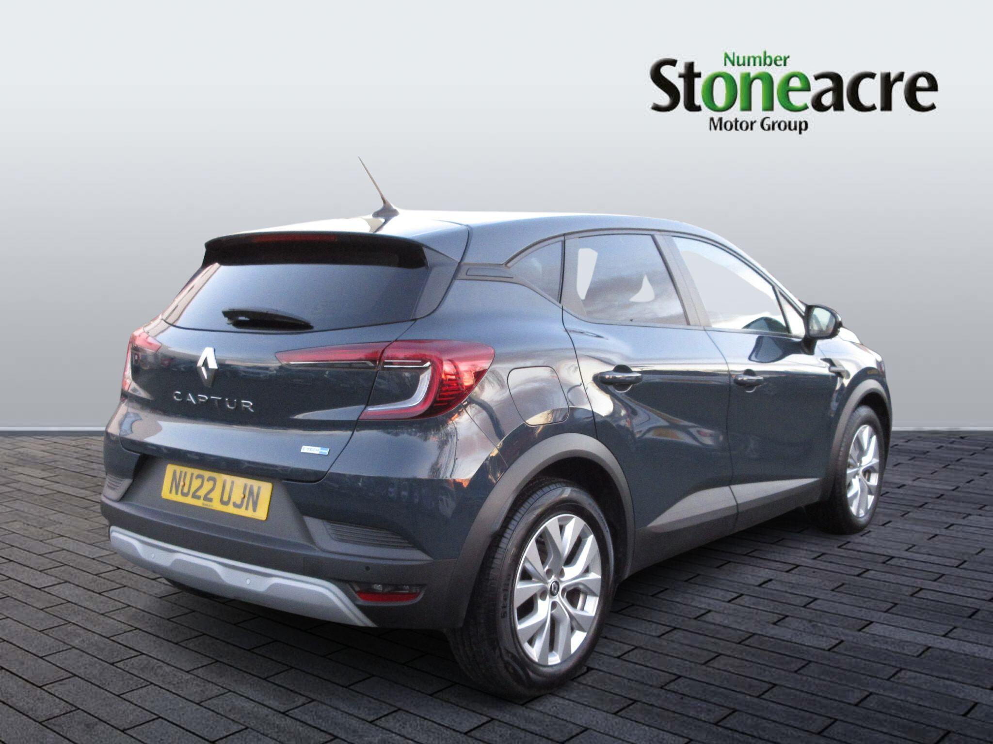 Renault Captur E-Tech 1.6 E-TECH Hybrid 145 Iconic Edition 5dr Auto NU22UJN Image 3