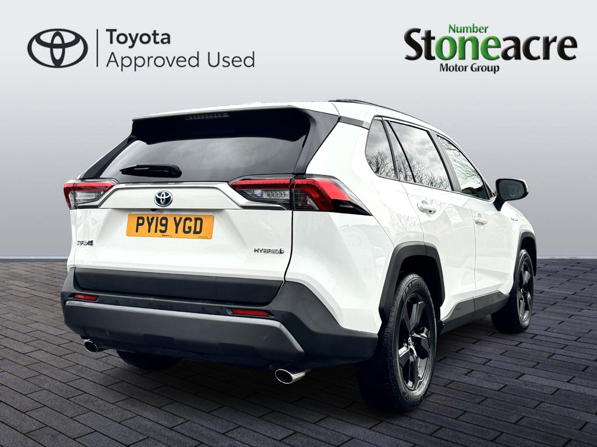 Toyota RAV4 2.5 VVT-h Design CVT Euro 6 (s/s) 5dr PY19YGD Image 3