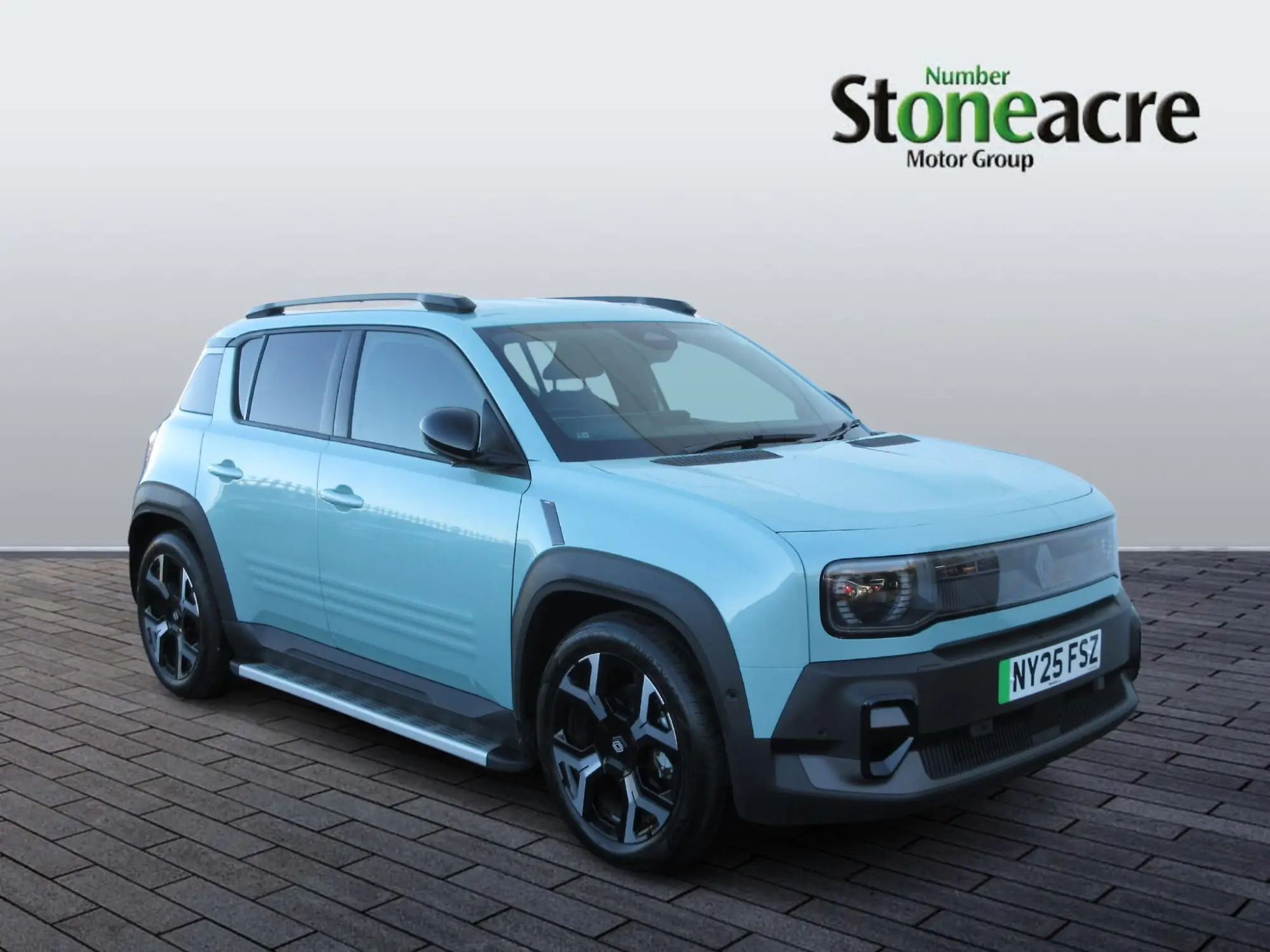 Renault 4 E-Tech Electric comfort range 52kWh techno Auto 5dr NY25FSZ Image 1