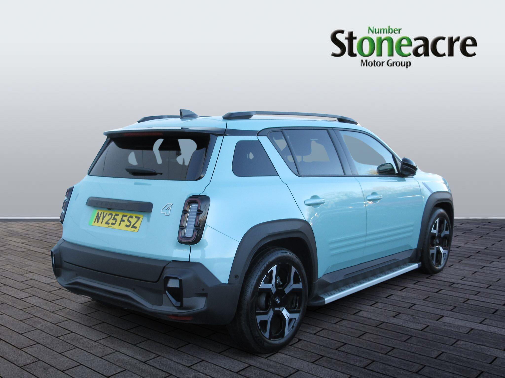 Renault 4 E-Tech Electric comfort range 52kWh techno Auto 5dr NY25FSZ Image 3