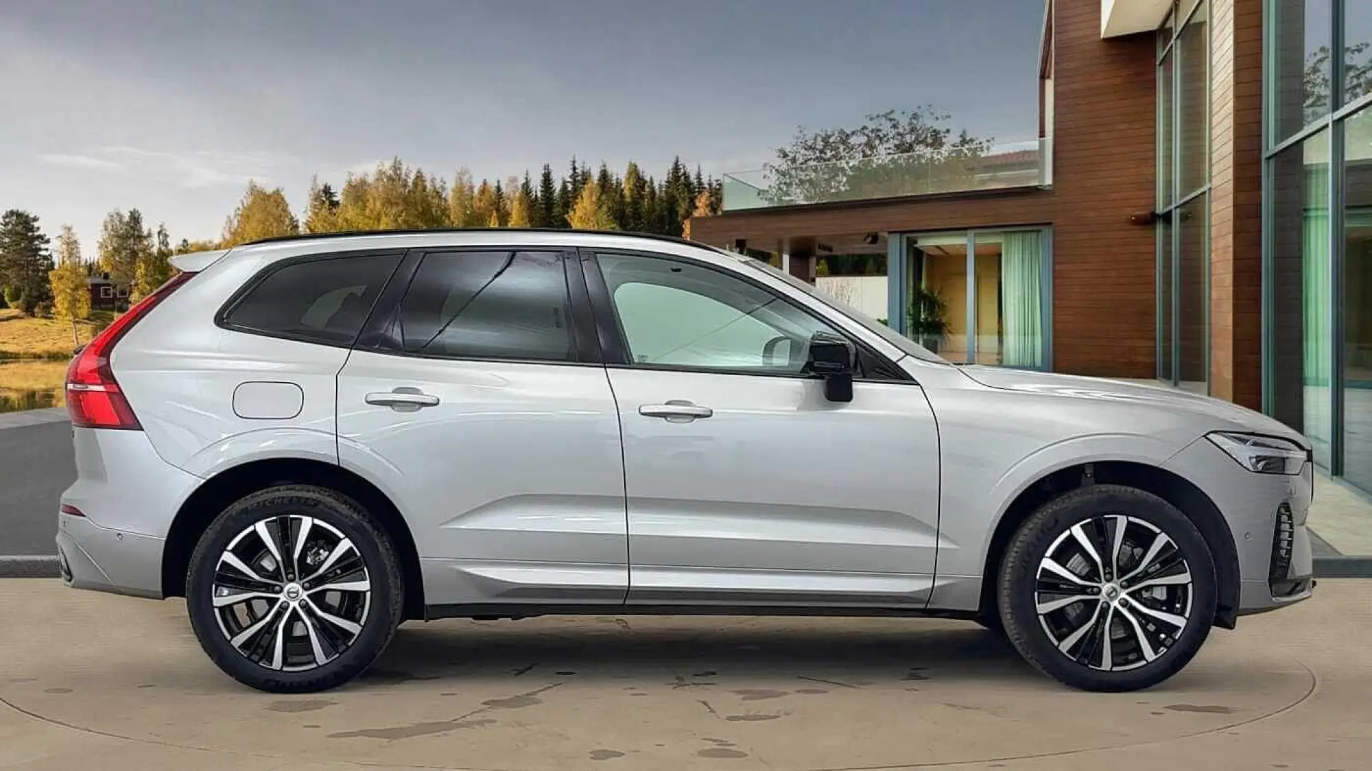 Volvo XC60 2.0 B5 MHEV Ultra Dark Auto AWD Euro 6 (s/s) 5dr LG25DPV Image 2